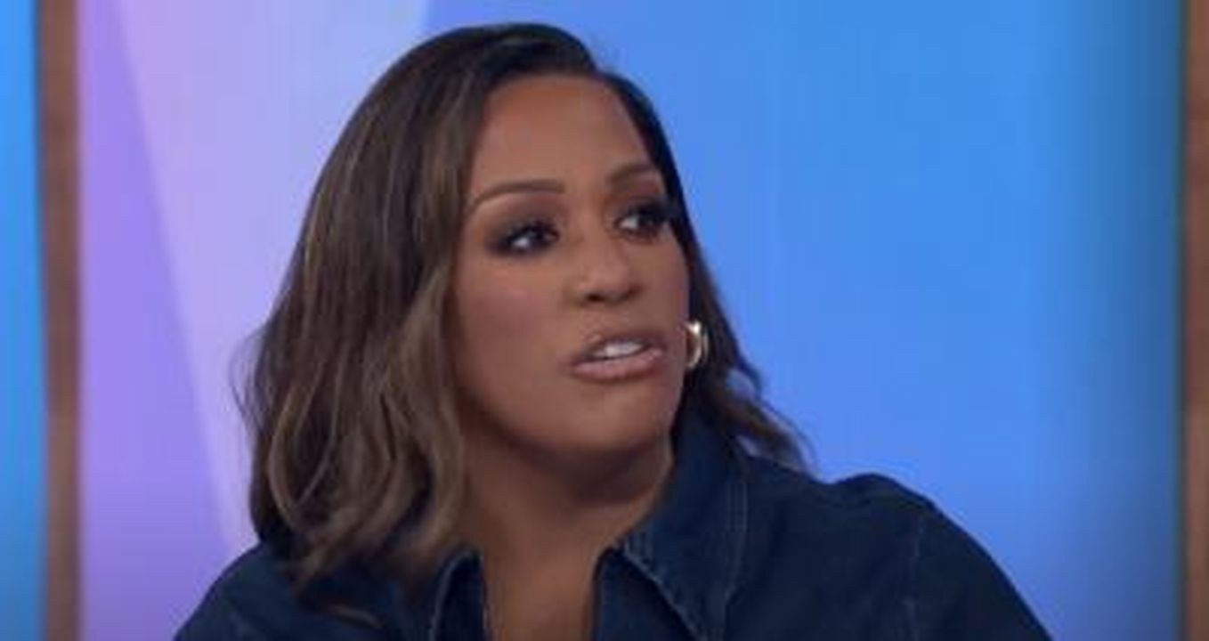 Alison_Hammond_rifiuta_il_programma_della_BBC_YRCaDBJWkv - Confidenze24 Source: ITV - - Alison Hammond su Loose Women