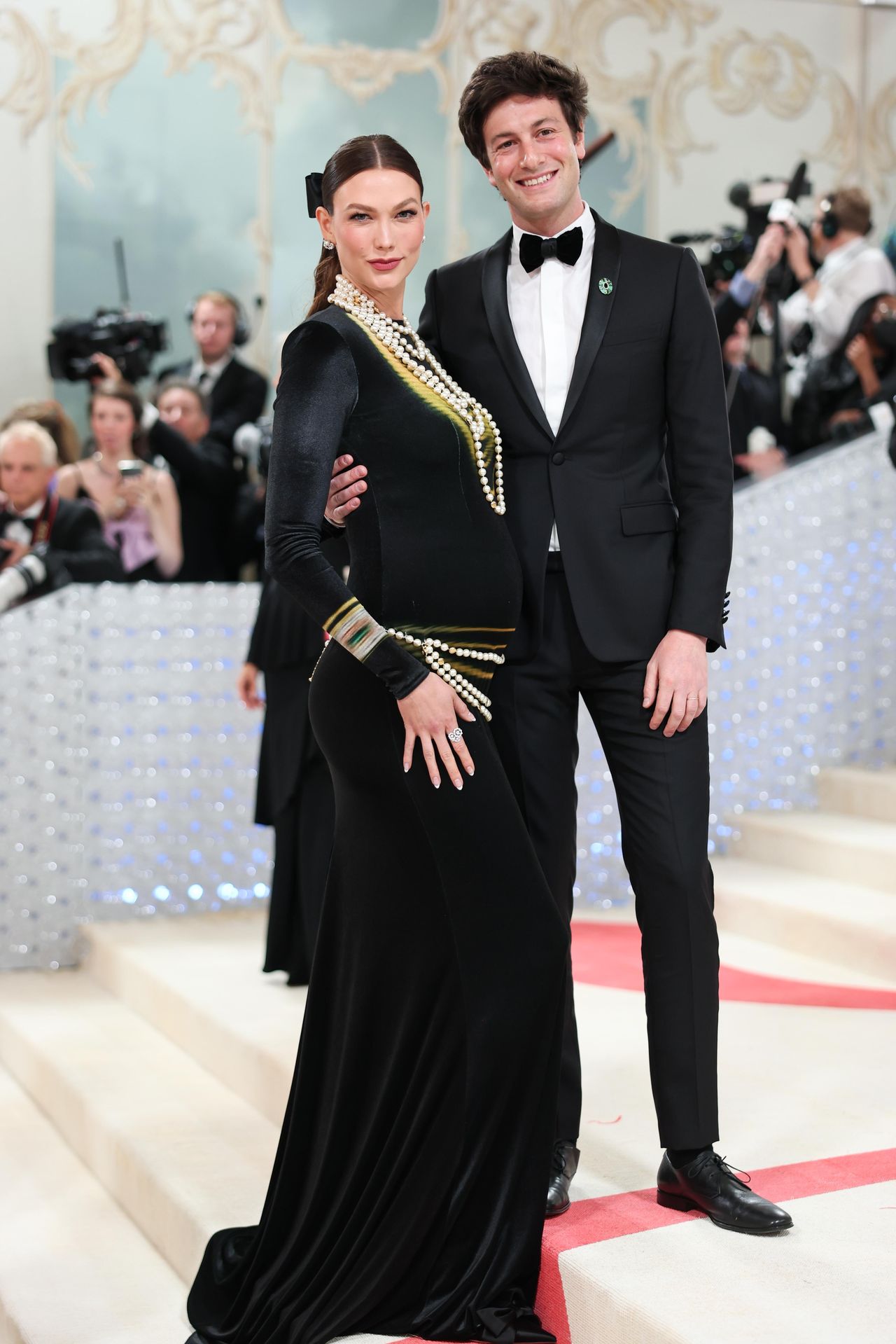 Annuncio_della_gravidanza_di_Karlie_Kloss_ZnzT6YtFQB - Confidenze24 Source: Christopher Polk - - Karlie Kloss e Joshua Kushner al Met Gala 2023