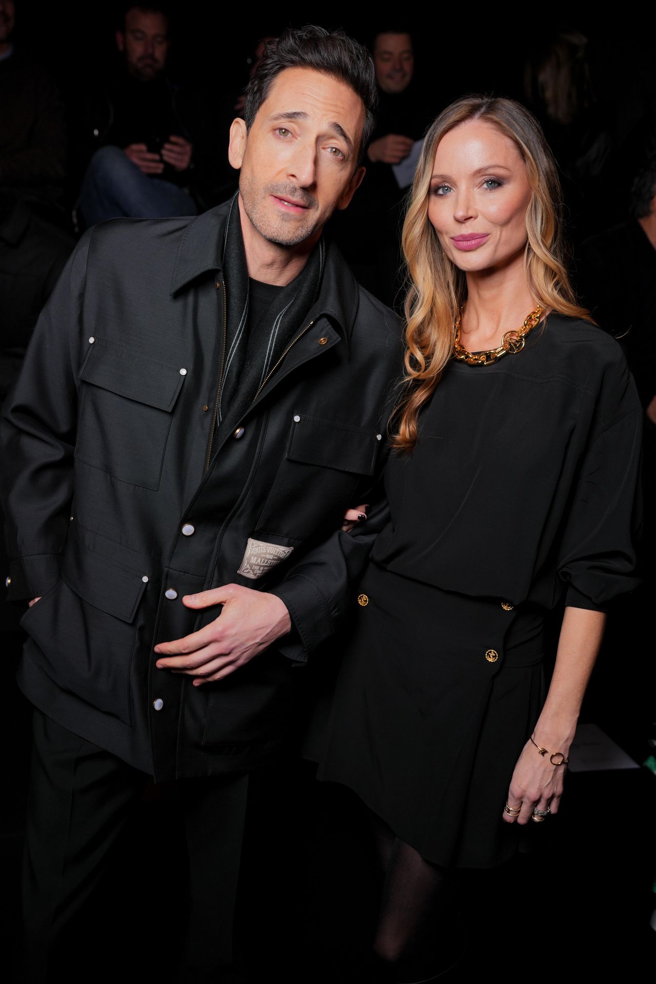 Aprile_2019_Brody_e_Chapman_si_riconnettono_AVAb4oa4Hj - Confidenze24 Source: Swan Gallet - SheKnows - Adrien Brody, Georgina Chapman alla sfilata di Louis Vuitton durante la Paris Fashion Week
