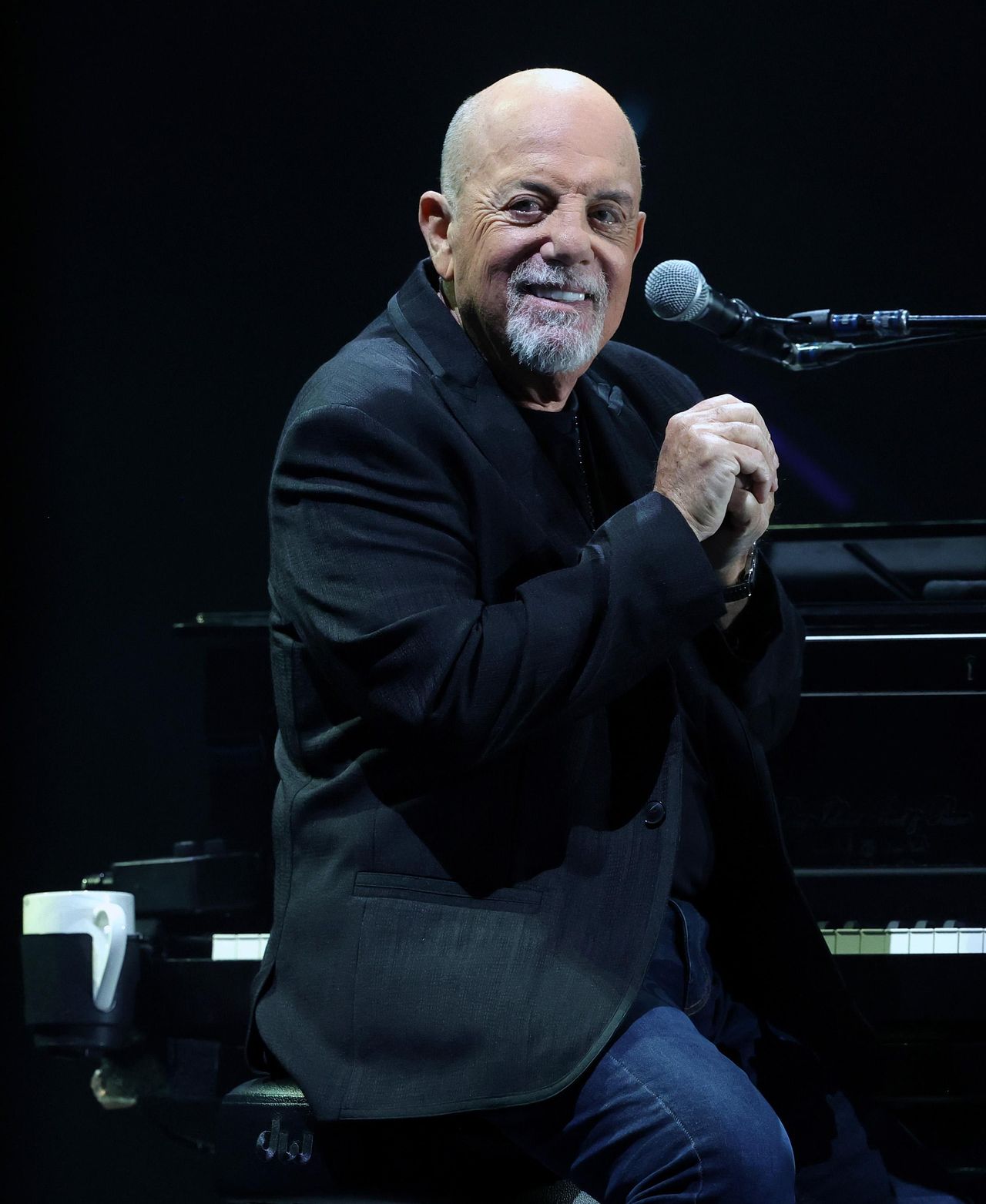 Billy_Joel_Rivela_Condizione_Medica_gwwrEVEvTx - Confidenze24 Source: Ethan Miller - Closer Weekly - Condizione medica di Billy Joel: aggiornamenti sulla salute dopo l'intervento