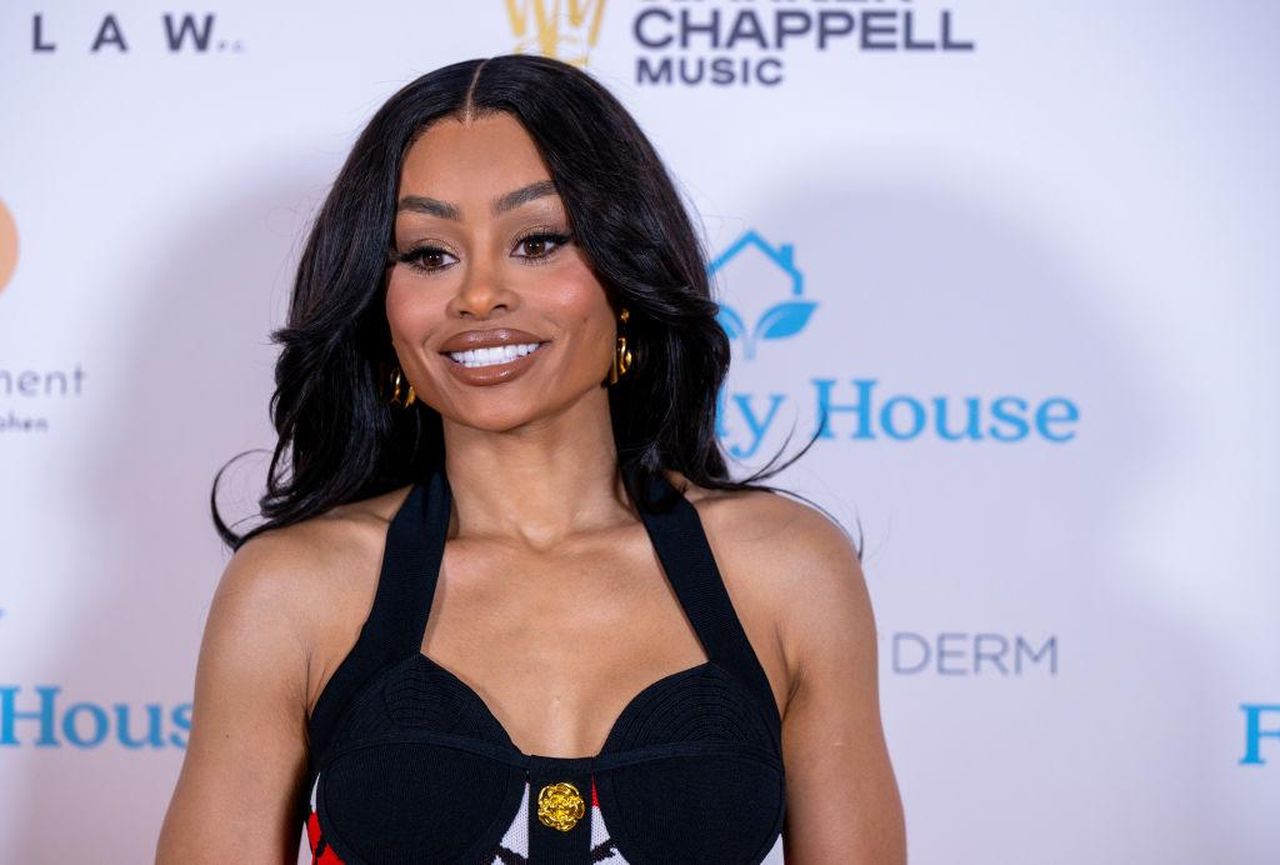 Blac_Chyna_celebra_900_giorni_di_sobriet_d7lz3QokKr - Confidenze24 Source: Amanda Edwards - Getty - Blac Chyna partecipa al 34° Annual Friendly House Humanitarian Awards Luncheon