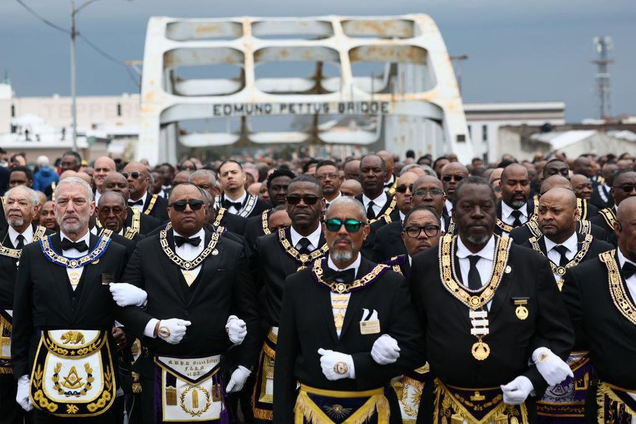 Bloody_Sunday_Maxine_Waters_Joy_Reid_e_Angela_Rye_partecipano_alla_marcia_SyrAd3FWKF - Confidenze24 Source: Michael M. Santiago - Getty - 60th Anniversary Of Bloody Sunday March Commemorated In Selma, Alabama