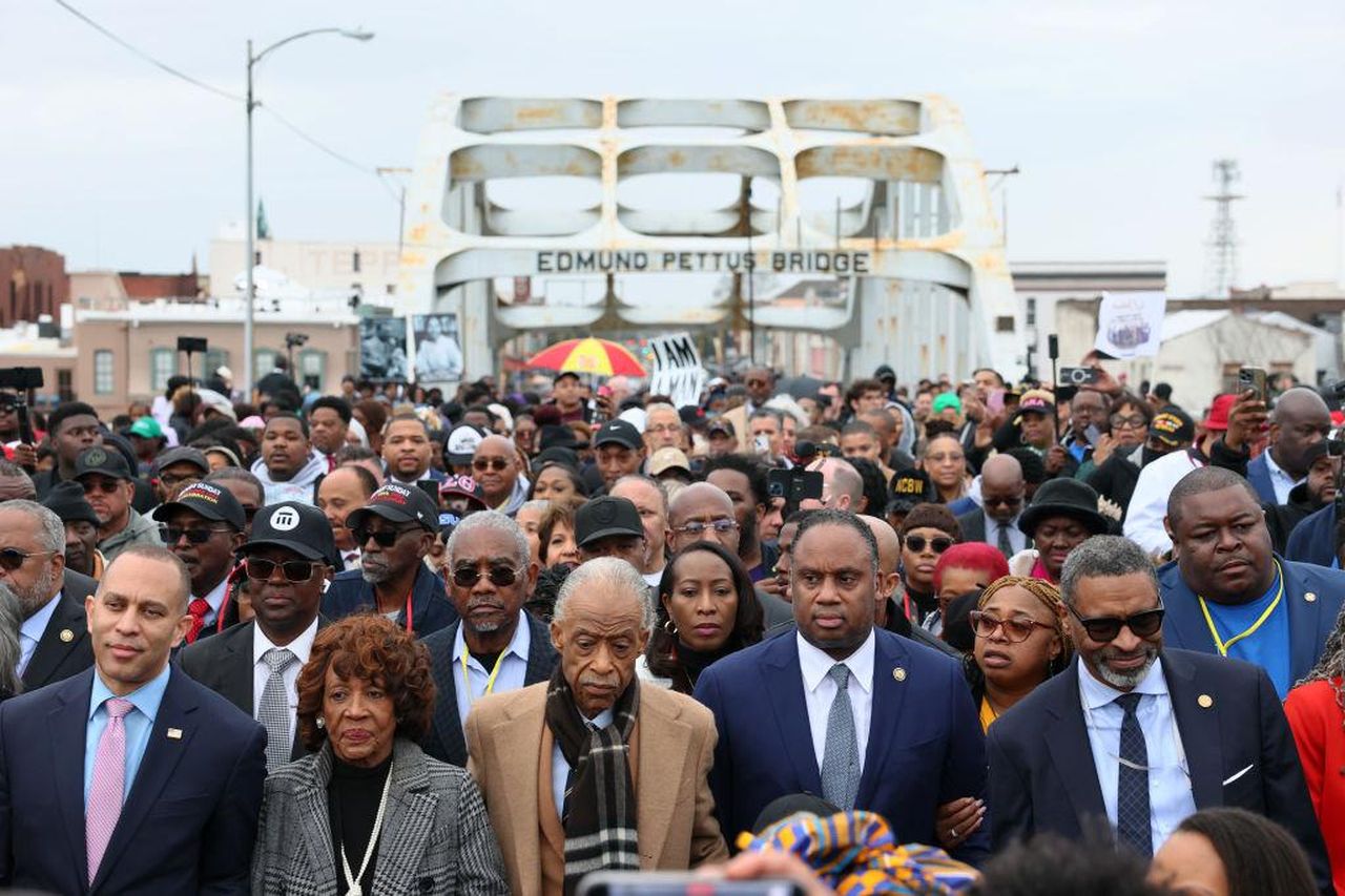 Bloody_Sunday_Maxine_Waters_Joy_Reid_e_Angela_Rye_partecipano_alla_marcia_nirO02b1AF - Confidenze24 Source: Michael M. Santiago - Getty - 60th Anniversary Of Bloody Sunday March Commemorated In Selma, Alabama
