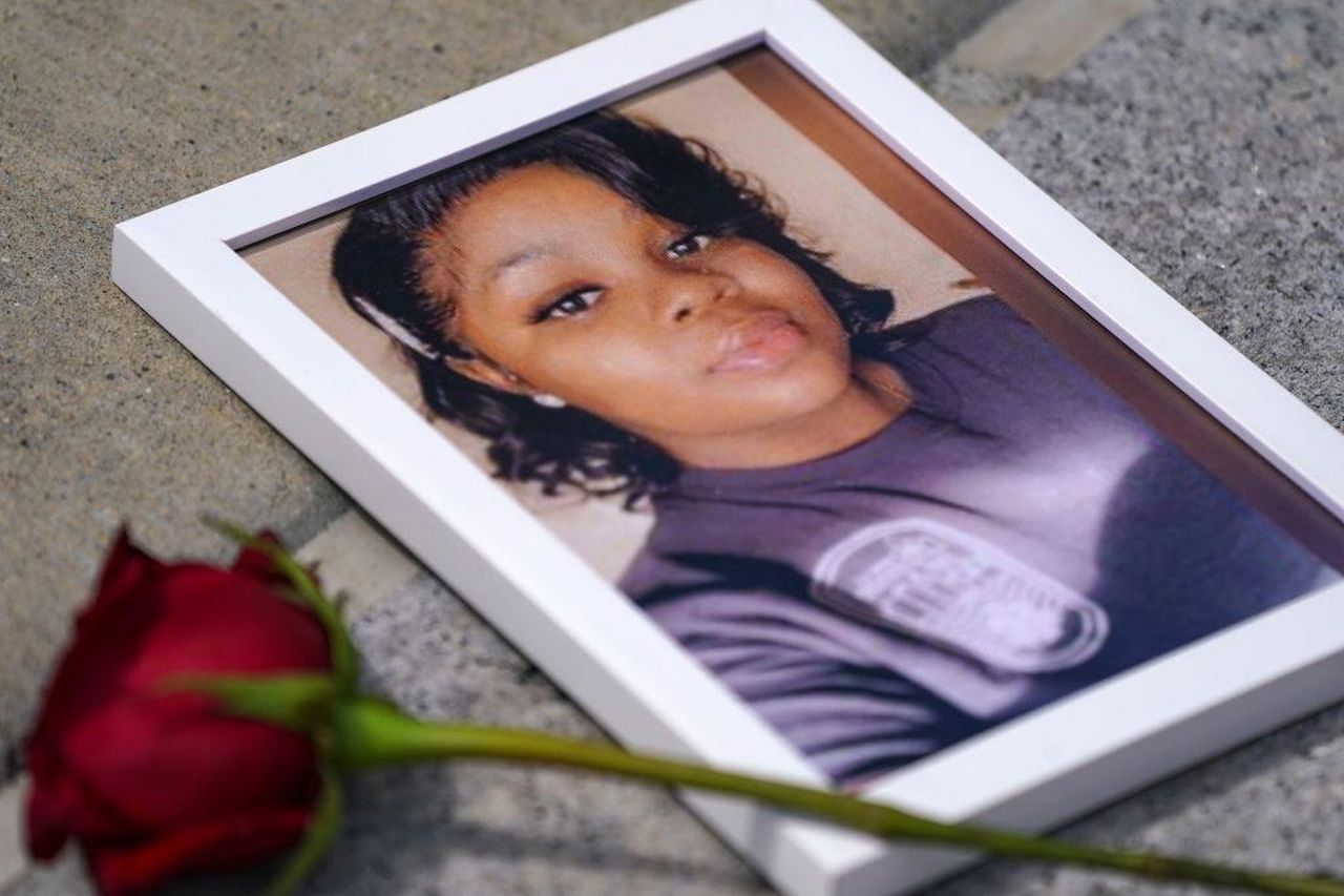 Breonna_Taylor_uccisa_dalla_polizia_del_Kentucky_5_anni_fa_madre_e_amici_ricordano_1ZwVaUG1Ed - Confidenze24 Source: Leigh Vogel - Getty - Breonna Taylor