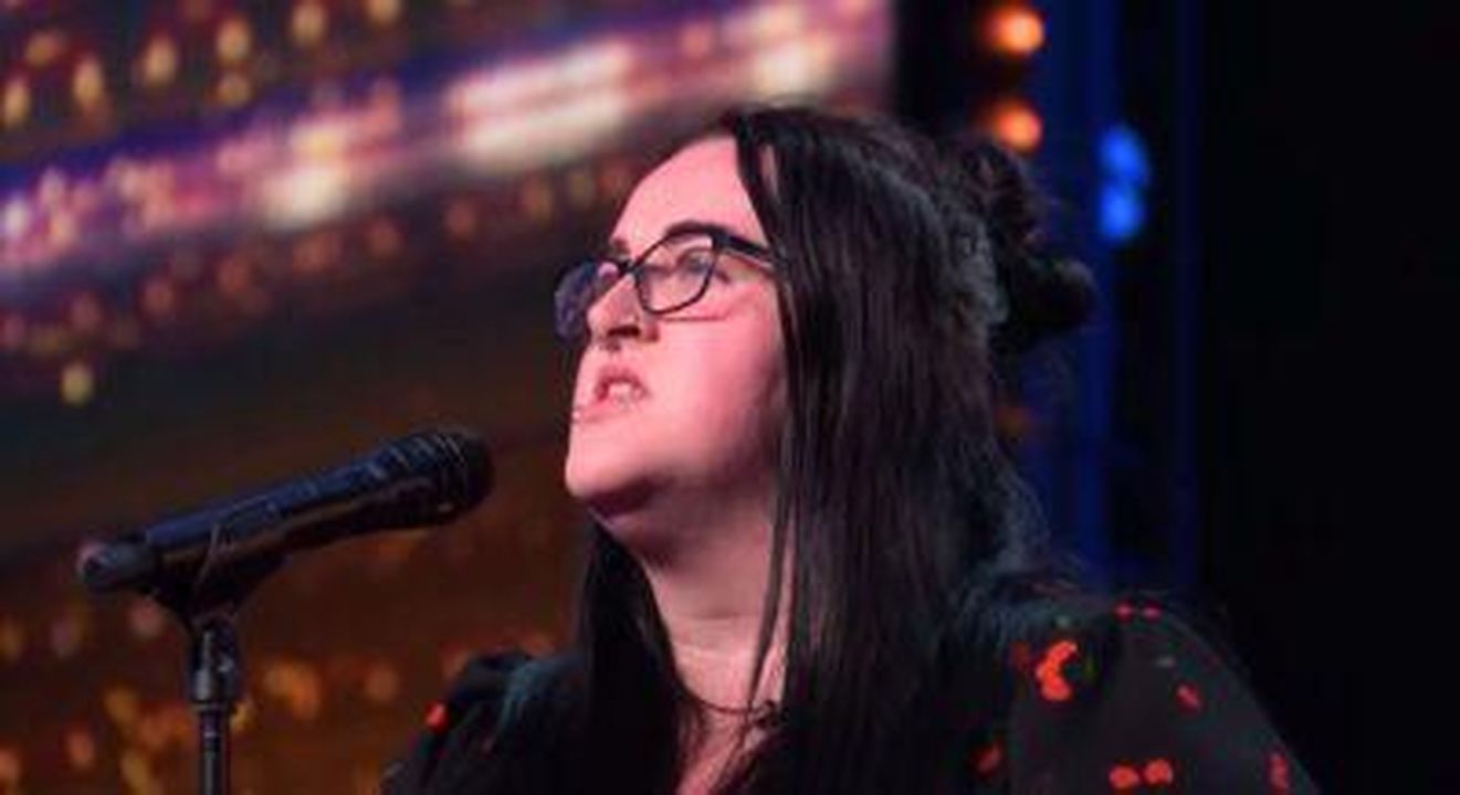 Britains_Got_Talent_2025_Stacey_sorprende_il_pubblico_r86yocdUU5 - Confidenze24 Source: ITV - - Stacey ha stupito i giudici e il pubblico