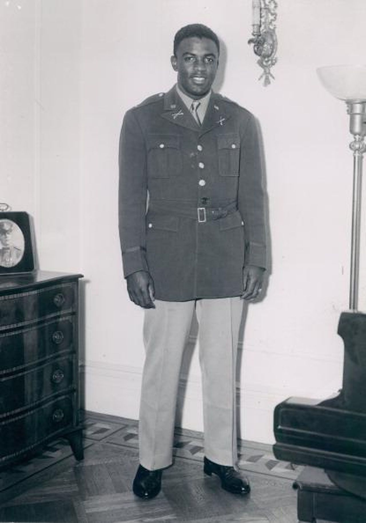 Cancellazione_la_storia_militare_di_Jackie_Robinson_rimossa_dal_sito_del_Dipartimento_della_Difesa_BoUzIUdAc8 - Confidenze24 Source: Sports Studio Photos / Getty - - Giocatore di baseball Jackie Robinson