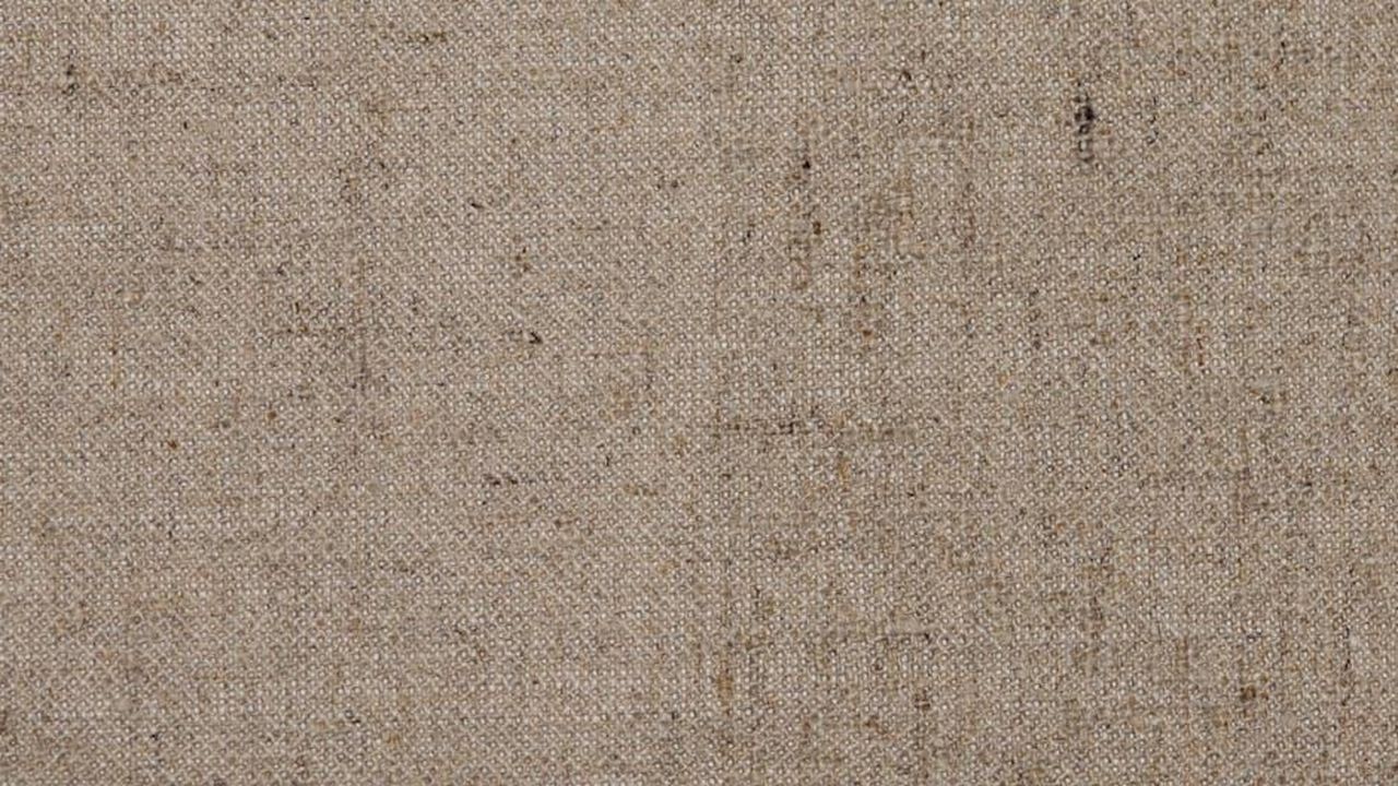 Caratteristiche_dei_Honeysticks_Petals_8WJbJqSrXy - Confidenze24 Source: Artem Podrez - pexels - A close-up view of a rustic, textured beige fabric, ideal for backgrounds or design elements.
