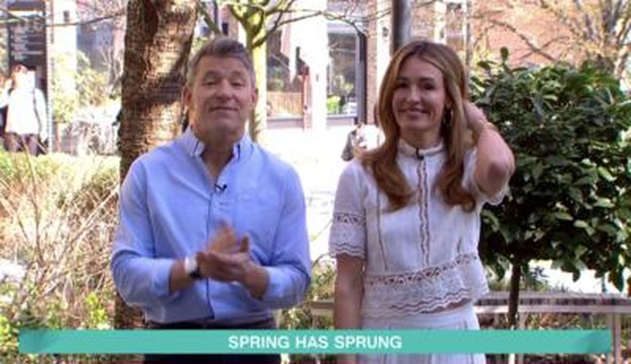 Cat_Deeley_brilla_con_un_outfit_High_Street_su_This_Morning_zzMBU6HV7F - Confidenze24 Source: ITV - - Ben Shephard e Cat Deeley presentano This Morning