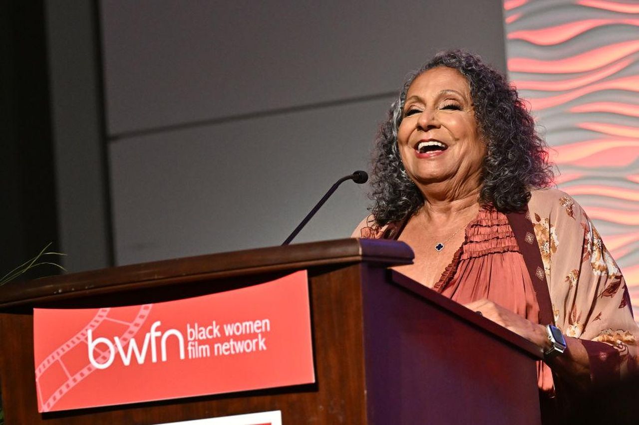 Cathy_Hughes_Una_Leggenda_Vivente_9Ea5OtcSFw - Confidenze24 Source: Paras Griffin - - Cathy Hughes al BWFN