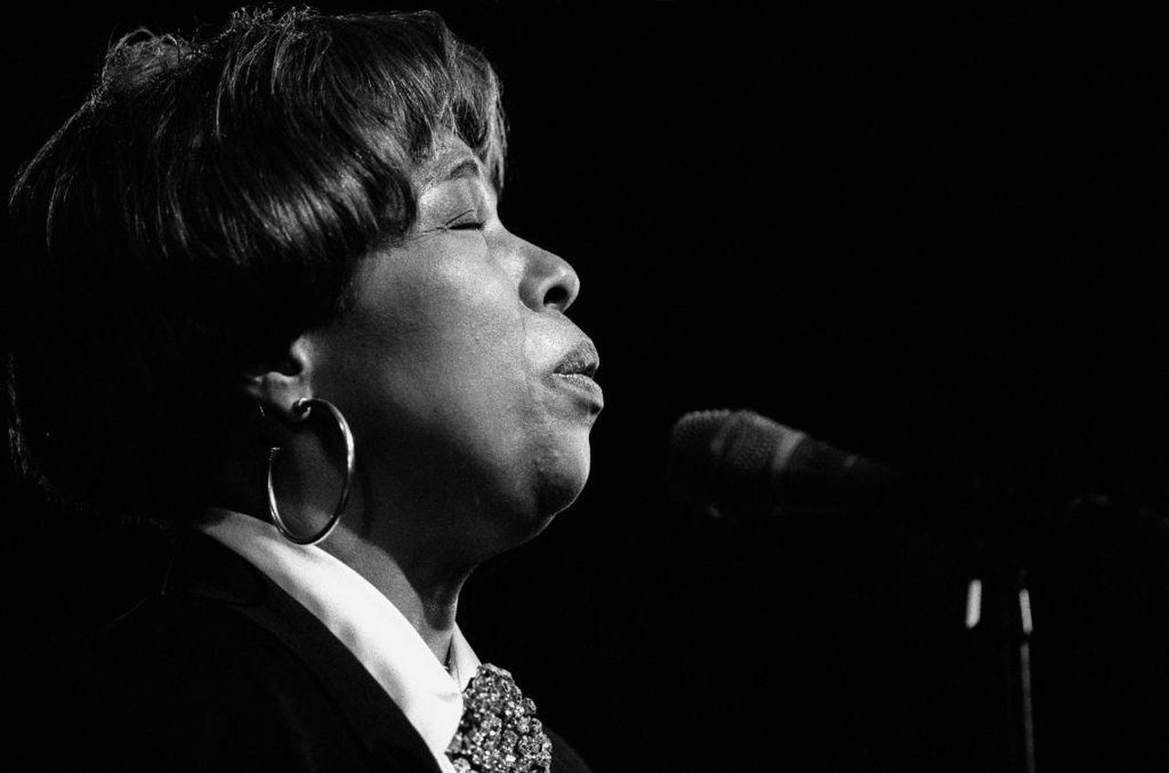 Celebrit_onorano_Roberta_Flack_al_suo_funerale_lX6nCGHiMr - Confidenze24 Source: Paul Bergen - Getty - Roberta Flack