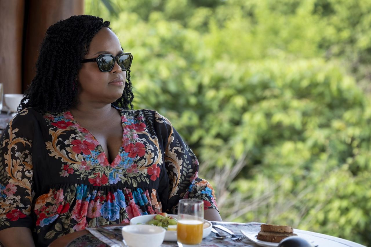 Chi__Belinda_in_The_White_Lotus_bsdwcFNFg6 - Confidenze24 Source: Fabio Lovino/HBO - HBO - Natasha Rothwell in 'The White Lotus.'