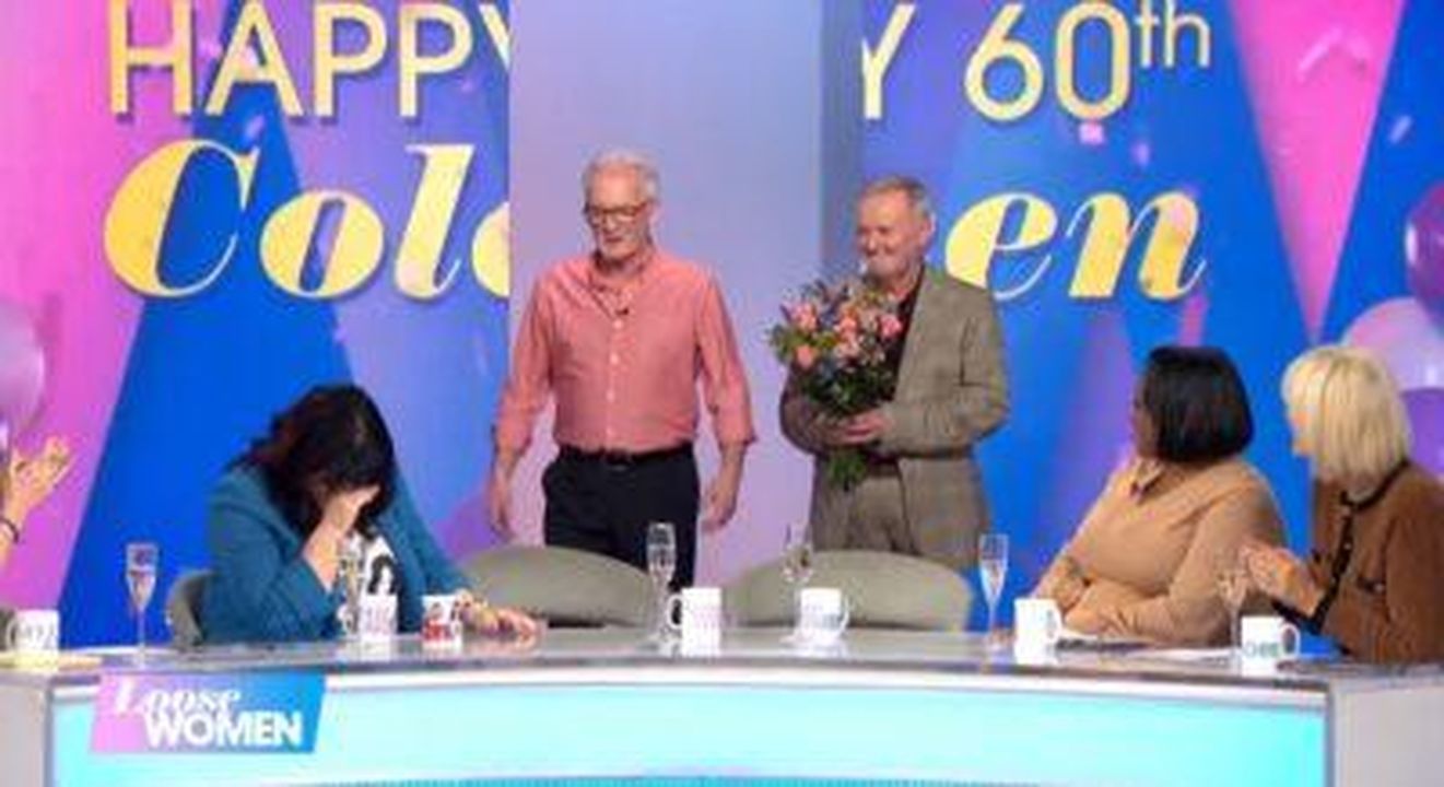 Coleen_in_lacrime_a_Loose_Women_FgfuXpkU6n - Confidenze24 Source: ITV - - Coleen con i suoi fratelli a Loose Women