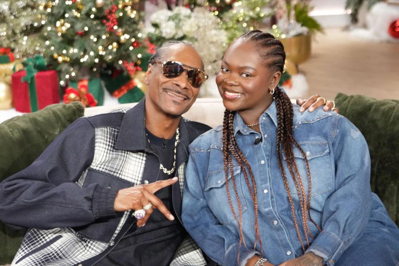 Cori_Broadus_accoglie_la_sua_bambina_tre_mesi_prima_PPDwX4ZKBr - Confidenze24 Source: Bossip - Warner Bros. TV / Getty - Cori Broadus e Snoop Dogg