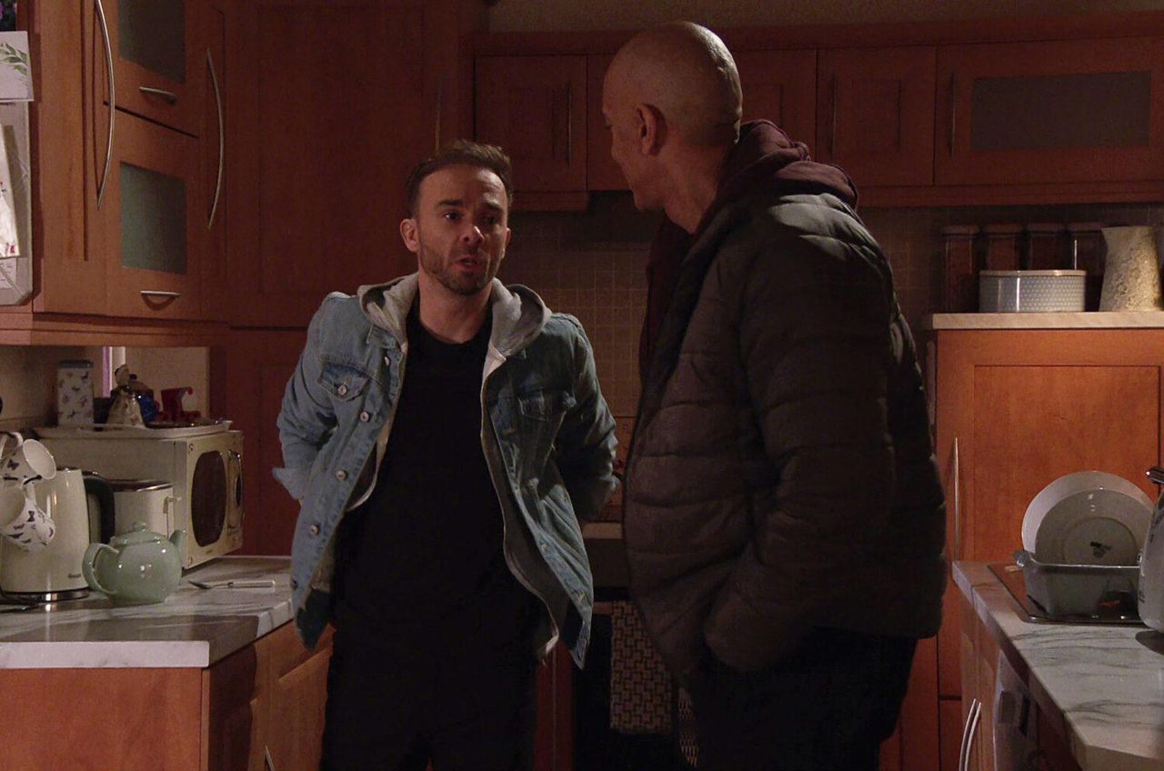 Coronation_Street_David_ferito_nellincidente_WGYfZoR2Rh - Confidenze24 Source: Credit: ITV - - David e Andy prima dell'incidente