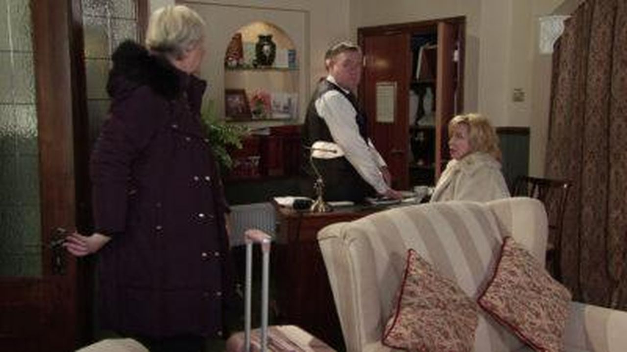 Coronation_Street_La_diagnosi_di_cancro_di_Julie_hQQeYTgsqr - Confidenze24 Source: ITV - - Julie potrebbe vivere solo fino all'estate