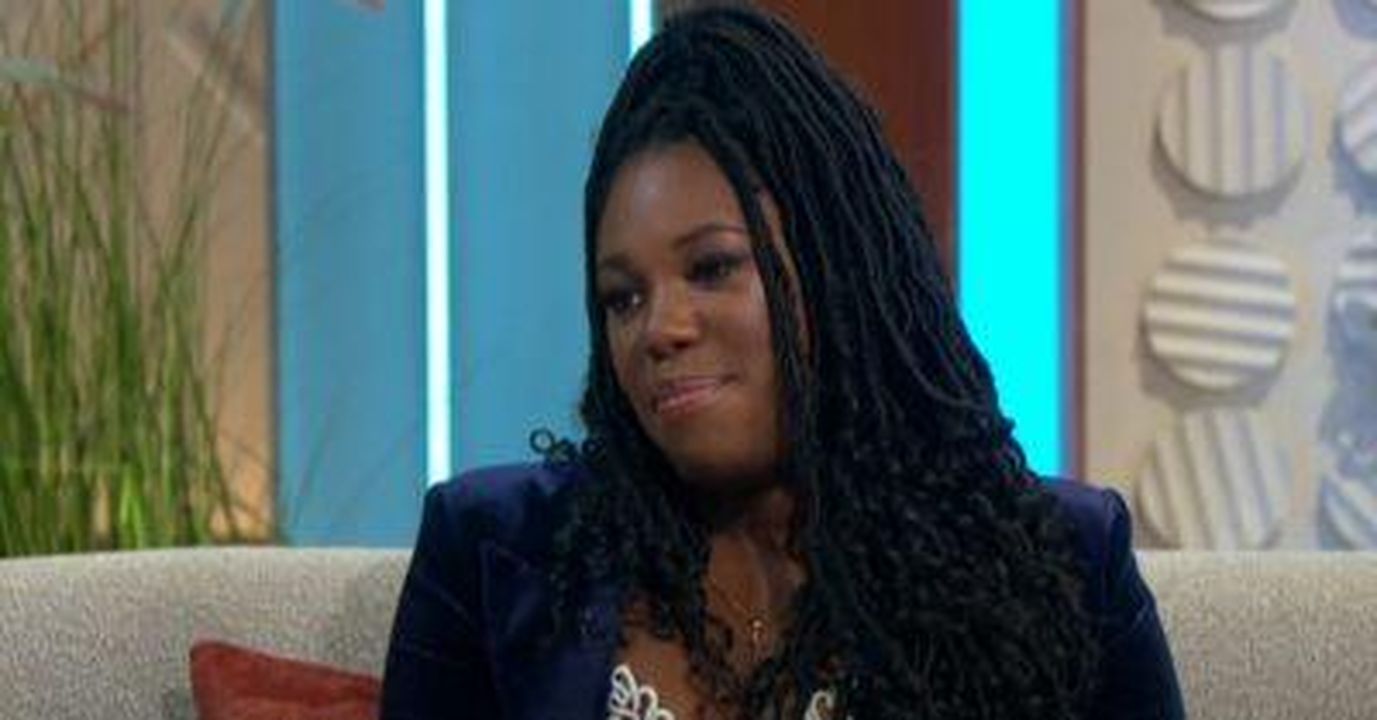 Coronation_Street_star_Channique_SterlingBrown_reveals_aftermath_of_DeeDees_hospital_experience_fThiRx534p - Confidenze24 Source: ITV - - Channique Sterling-Brown durante un'intervista