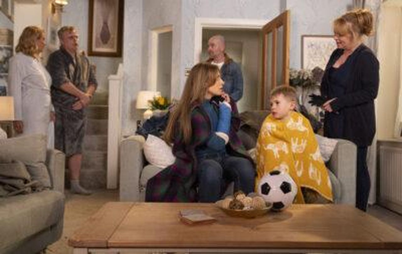 Cosa_succede_in_Coronation_Street_la_prossima_settimana_sCpFlpc2rJ - Confidenze24 Cosa succede in Coronation Street la prossima settimana? Bertie in Coronation Street