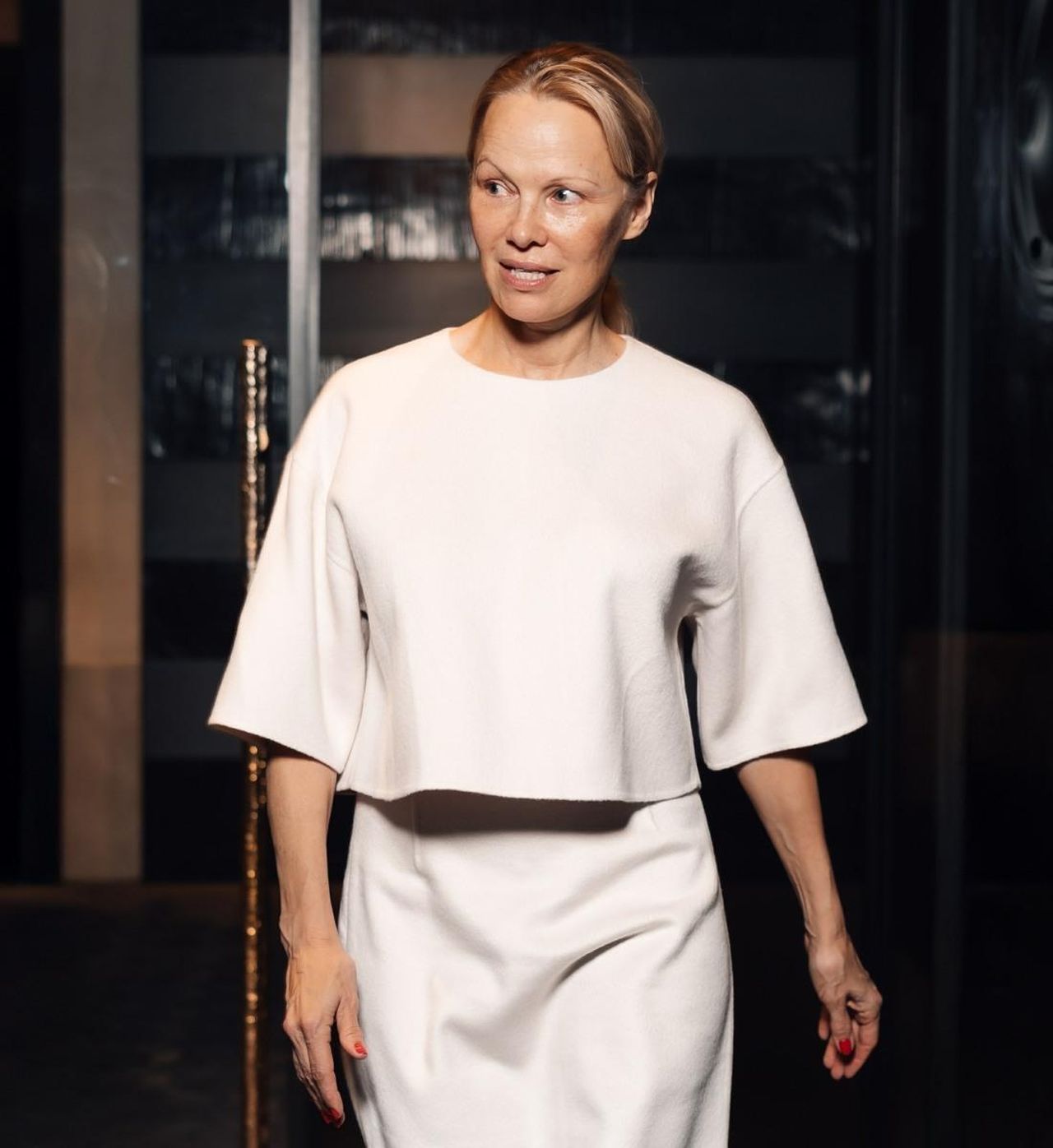 Critiche_a_Meghan_Markle_e_il_suo_nuovo_show_0ZnFphm1ga - Confidenze24 Critiche a Meghan Markle e il suo nuovo show Pamela Anderson in un evento