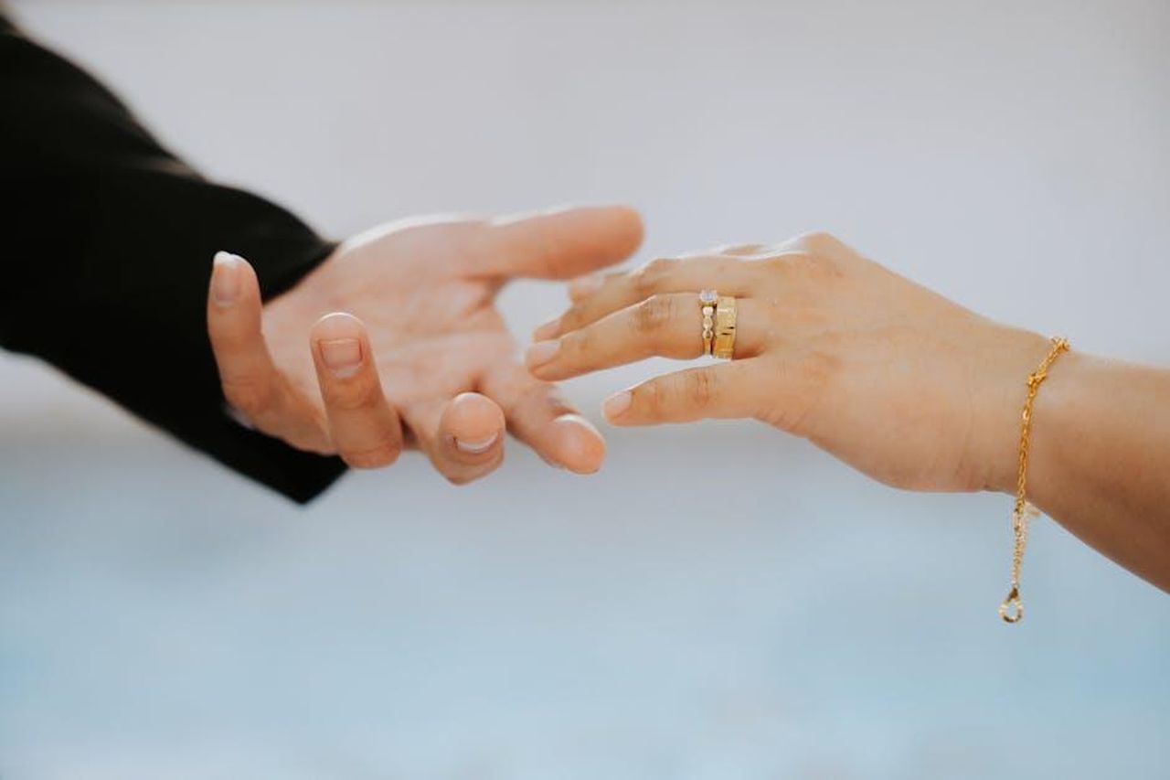 Critiche_alla_proposta_di_matrimonio_JIgqoUBhYy - Confidenze24 Source: Kenneth Surillo - pexels -