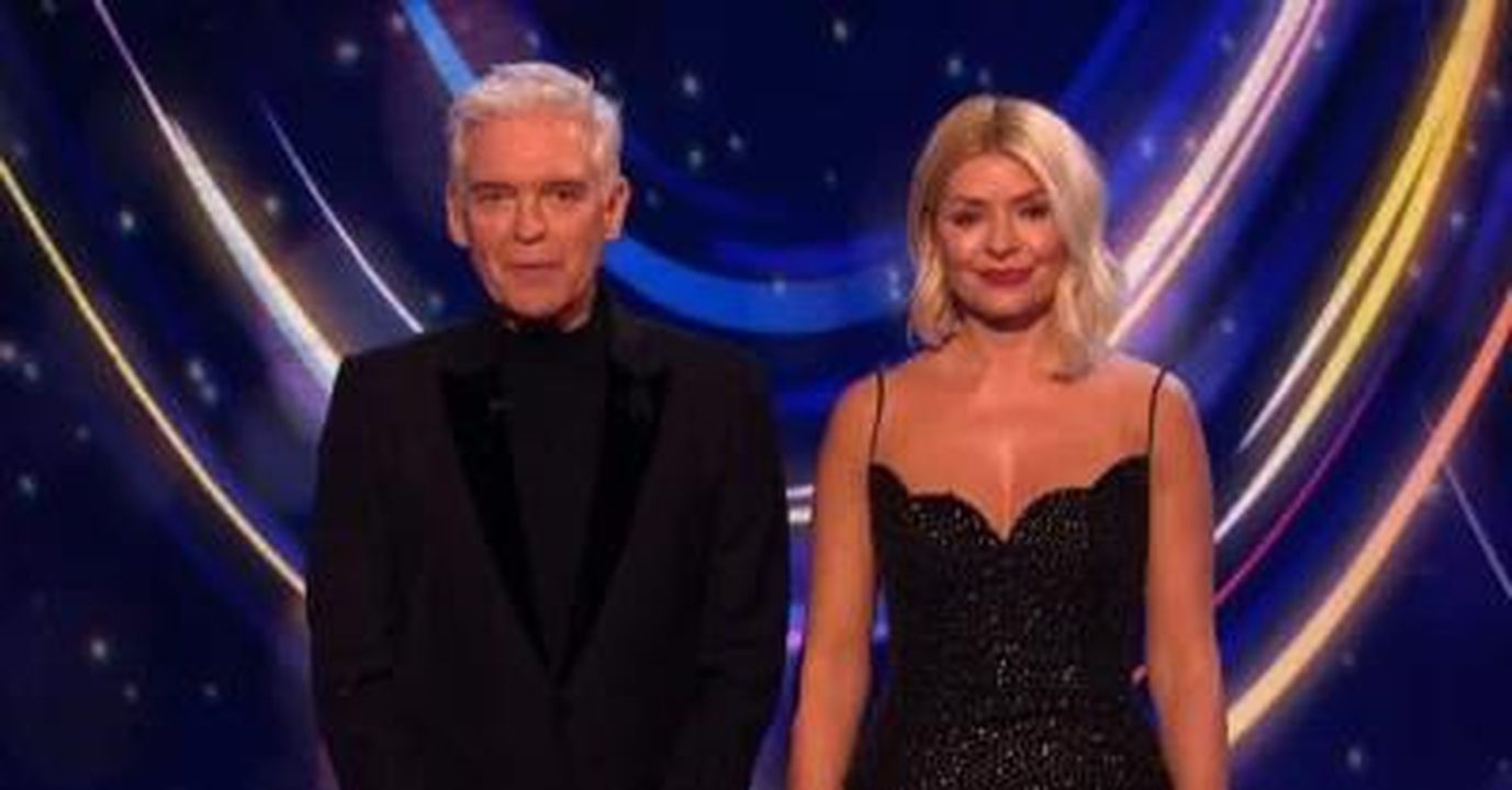 Dancing_On_Ice_cancellato__luscita_di_Phillip_Schofield_come_punto_di_svolta_etpvRbH1Im - Confidenze24 Source: ITV - - Phillip e Holly hanno condotto lo show insieme per anni