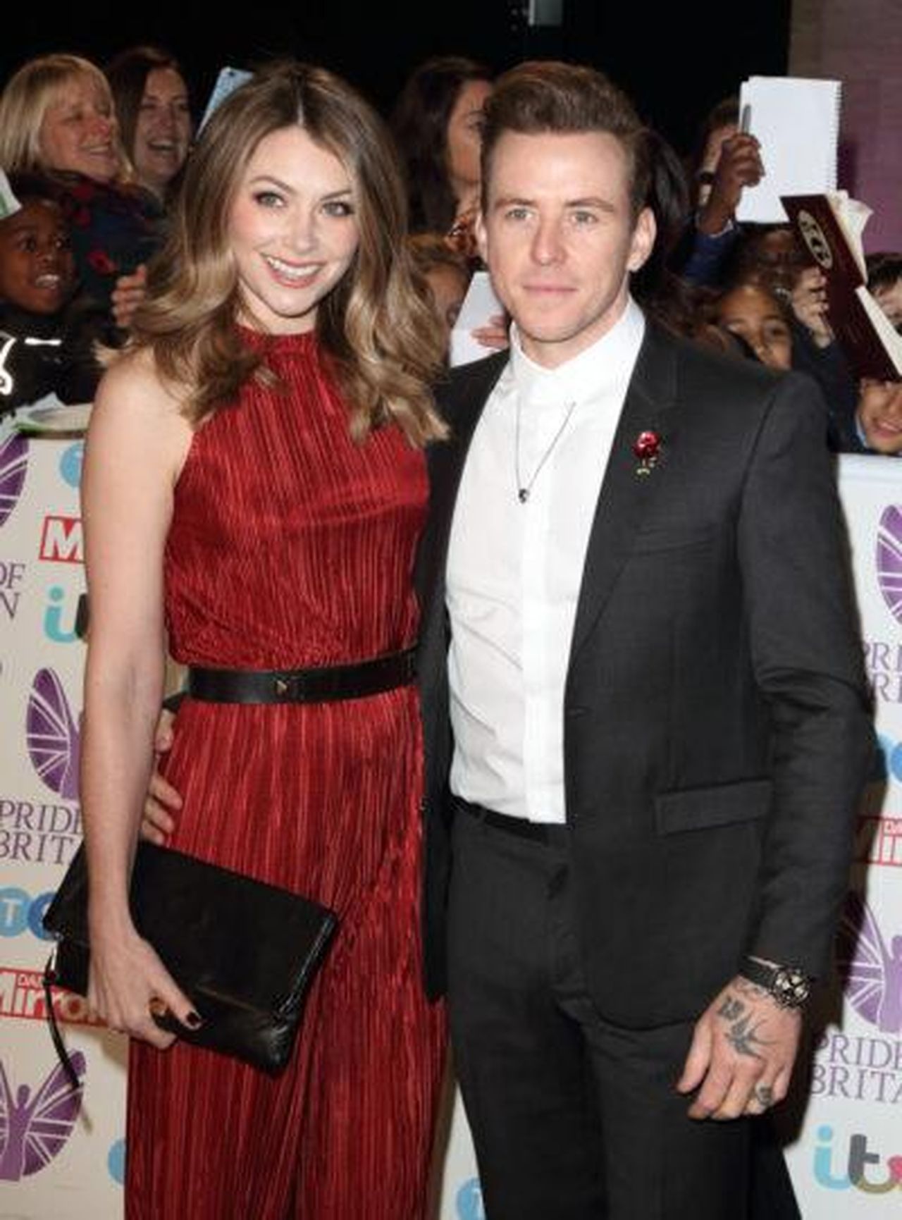 Danny_Jones_e_Georgia_avvistati_insieme_luzv64Qruk - Confidenze24 Source: CoverImages.com - - Georgia Jones e Danny Jones sorridenti sul red carpet