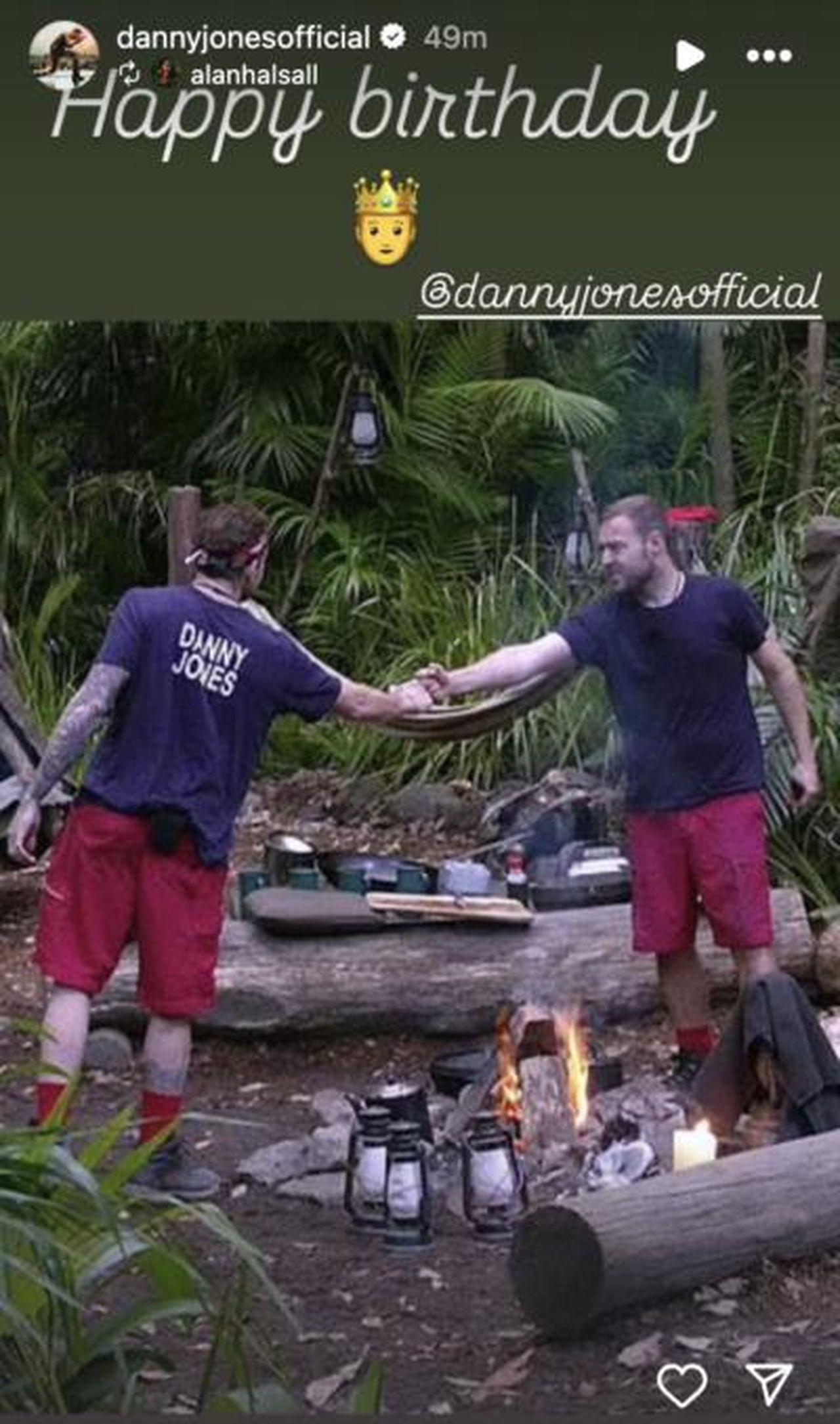 Danny_Jones_torna_sui_social_dopo_il_bacio_con_Maura_YmPtE90KYq - Confidenze24 Danny Jones torna sui social dopo il ‘bacio’ con Maura Danny Jones e Alan Halsall in I'm A Celebrity