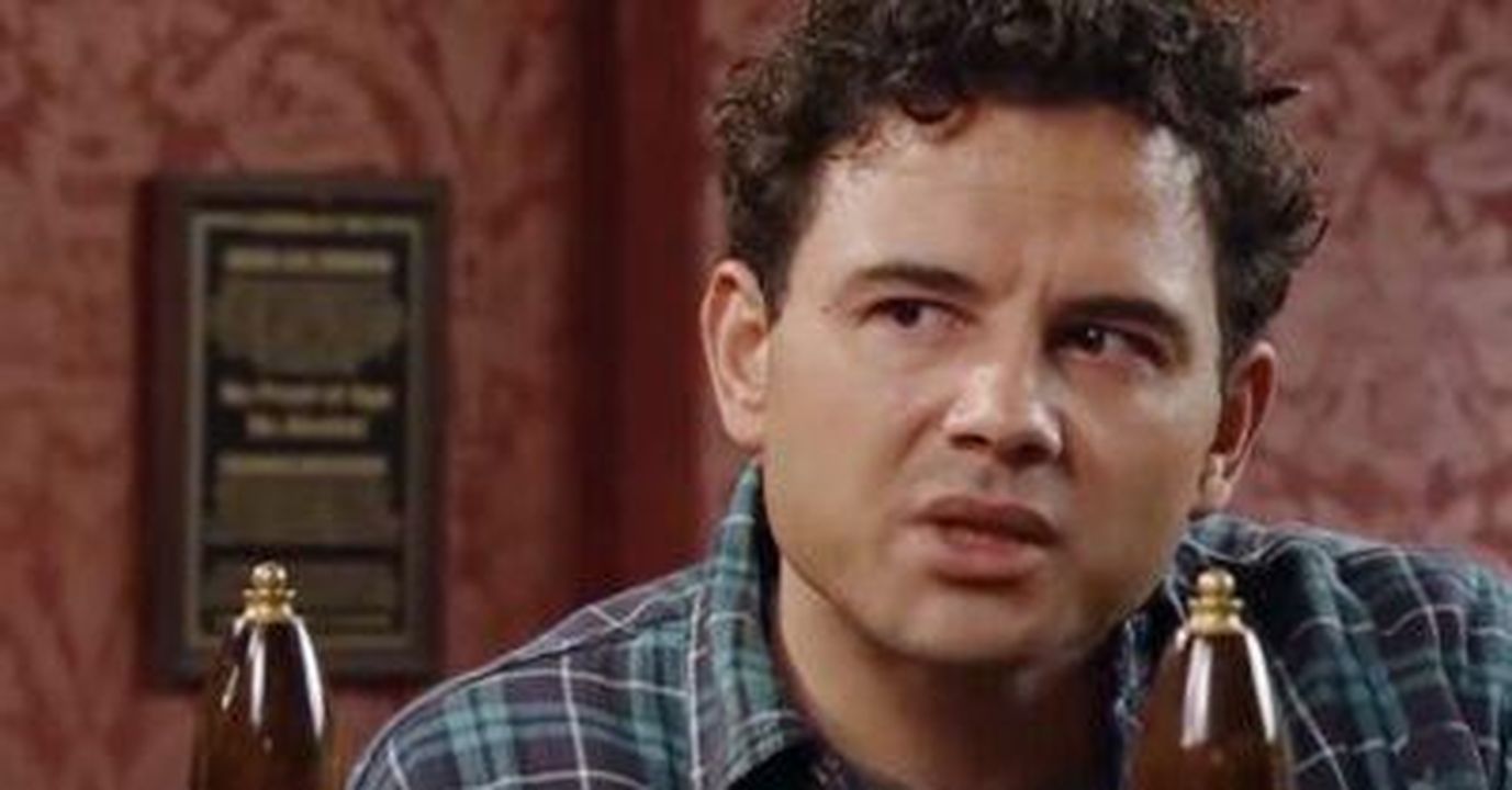 Data_di_ritorno_di_Ryan_Thomas_come_Jason_Grimshaw_y4V05Z4Ghs - Confidenze24 Source: Credit: ITV - - Jason Grimshaw al pub