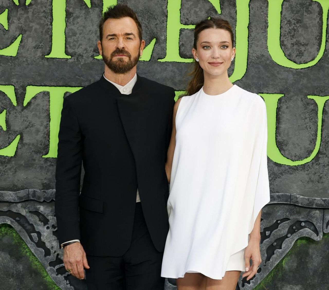 Dettagli_del_matrimonio_di_Justin_e_Nicole_WTyBuLSteG - Confidenze24 Dettagli del matrimonio di Justin e Nicole Justin Theroux e Nicole Brydon Bloom durante il loro matrimonio