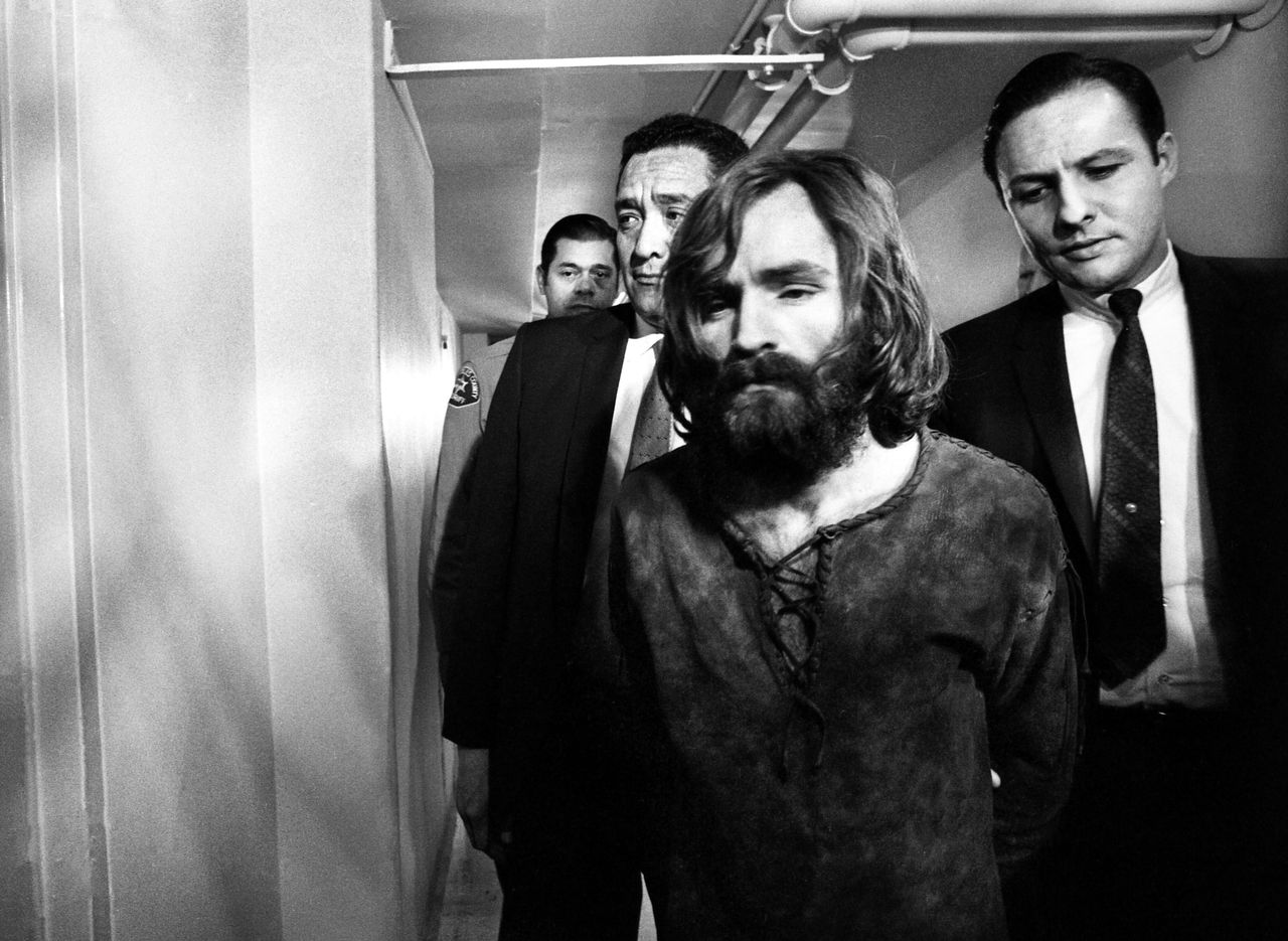 Di_Cosa_Parla_Chaos_The_Mansion_Murders_t5dYERtPcc - Confidenze24 Source: Getty - - Nuovo Documentario Netflix sui Delitti di Charles Manson