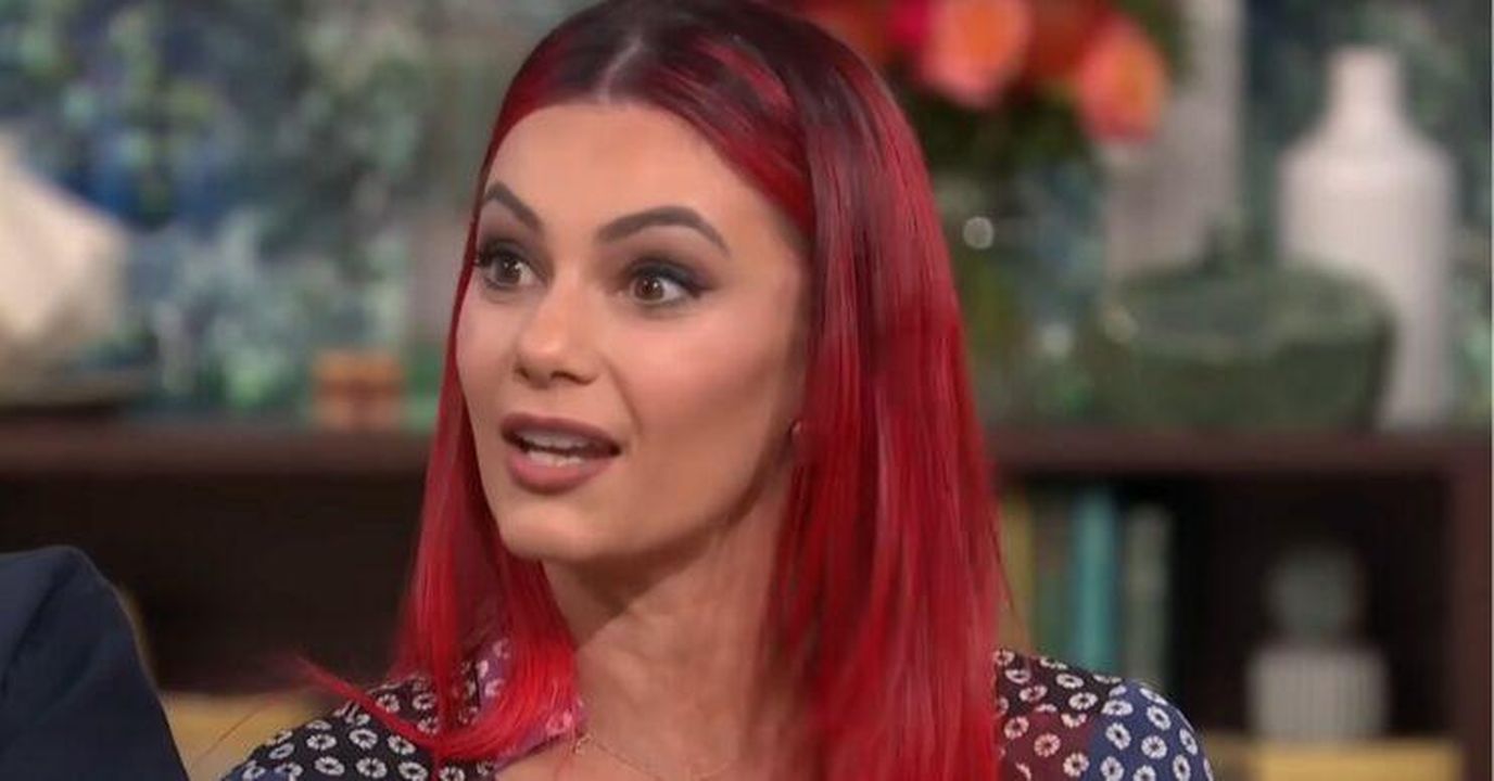 Dianne_Buswell_rivela_che_suo_padre__tornato_in_ospedale_w9awXmlJk0 - Confidenze24 Dianne Buswell rivela che suo padre è tornato in ospedale Dianne Buswell parla su This Morning