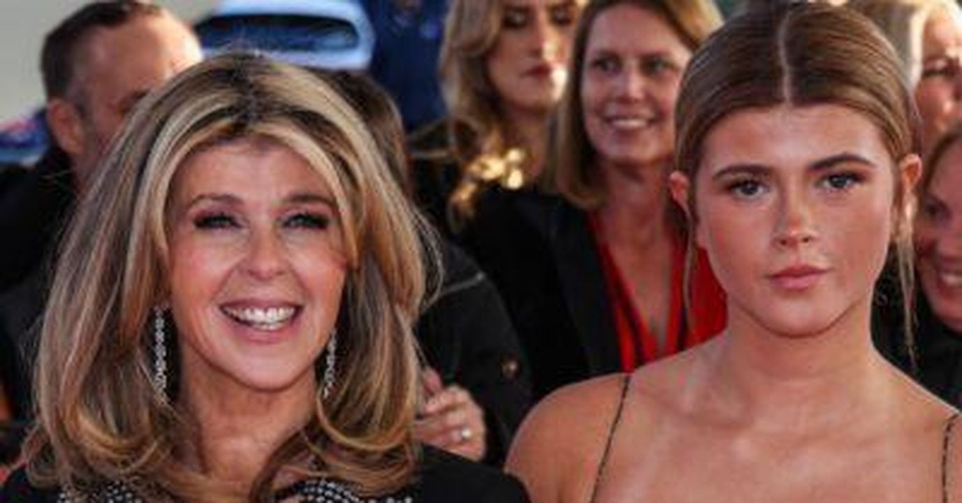 Difficolt_aziendali_azOjr8Q3At - Confidenze24 Source: Credit: ITV - - Kate Garraway e Darcey sorridenti