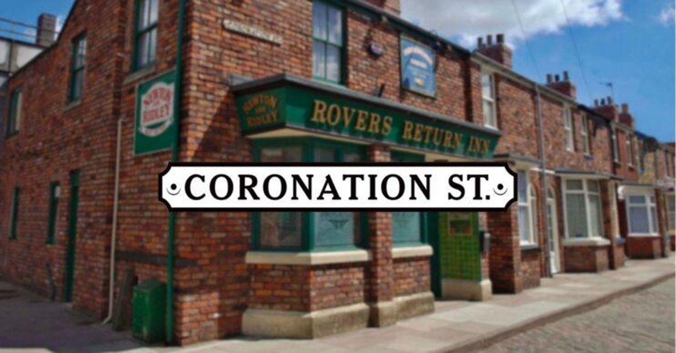 Divieto_per_i_membri_del_cast_di_Coronation_Street_IYH3RtRGPM - Confidenze24 Divieto per i membri del cast di Coronation Street Sfondo e logo di Coronation Street