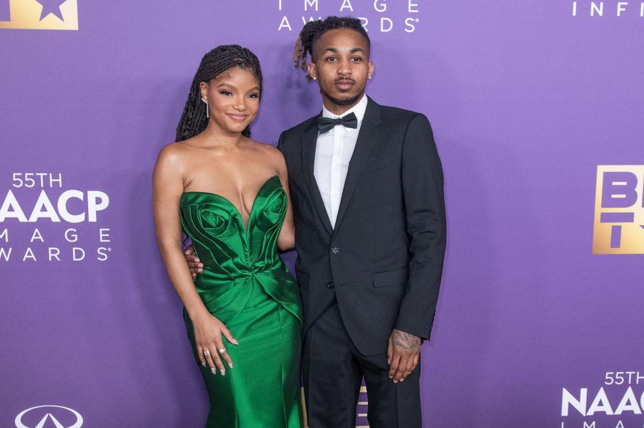 Drama_Familiare_DDG_Accusa_Halle_Bailey_di_Limitare_il_Tempo_con_Halo_BEZvs5VOr9 - Confidenze24 Source: Aaron J. Thornton / Getty - - Halle Bailey e DDG agli NAACP Awards