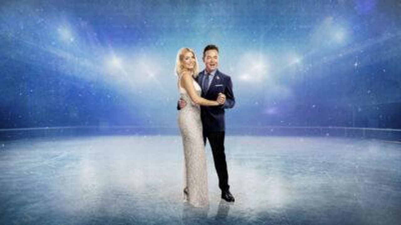 Holly_lascia_Dancing_On_Ice_jNFkFZCSkk - Confidenze24 Source: ITV - - Holly Willoughby e Stephen Mulhern in una foto promozionale di Dancing On Ice
