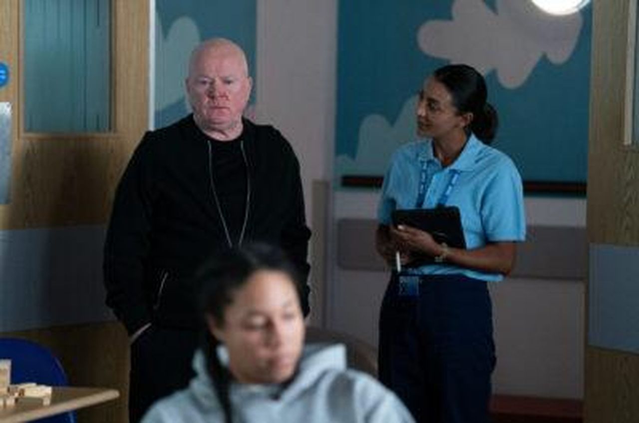 I_fan_di_EastEnders_chiedono_premi_per_Steve_McFadden_8Sm8CS676h - Confidenze24 Source: BBC - - Steve ha impressionato i fan
