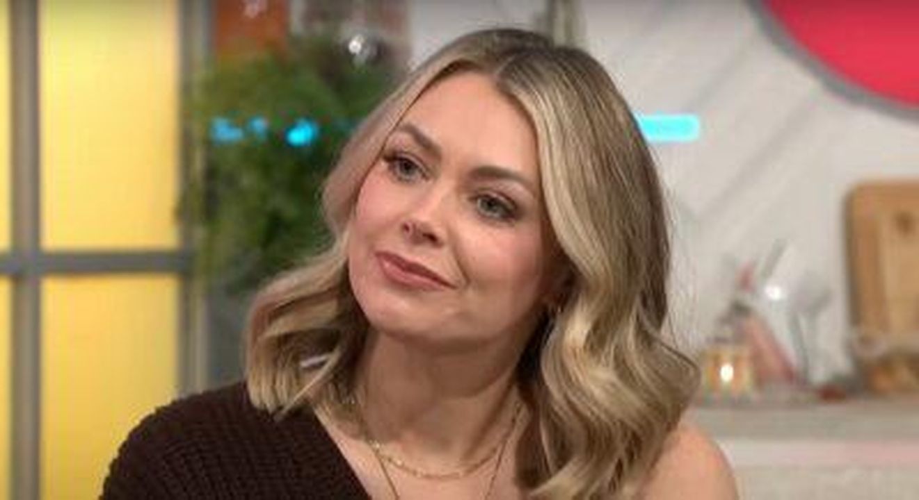 I_fan_mostrano_il_loro_supporto_75QdTeu719 - Confidenze24 Source: ITV - - Georgia Jones su Lorraine