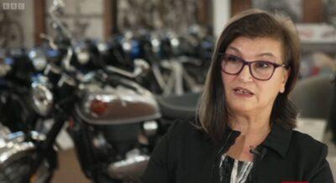 I_fan_possono_acquistare_la_moto_di_Dave_Myers_J6Uv1tNUQG - Confidenze24 Source: BBC - - Lili parla su BBC Breakfast