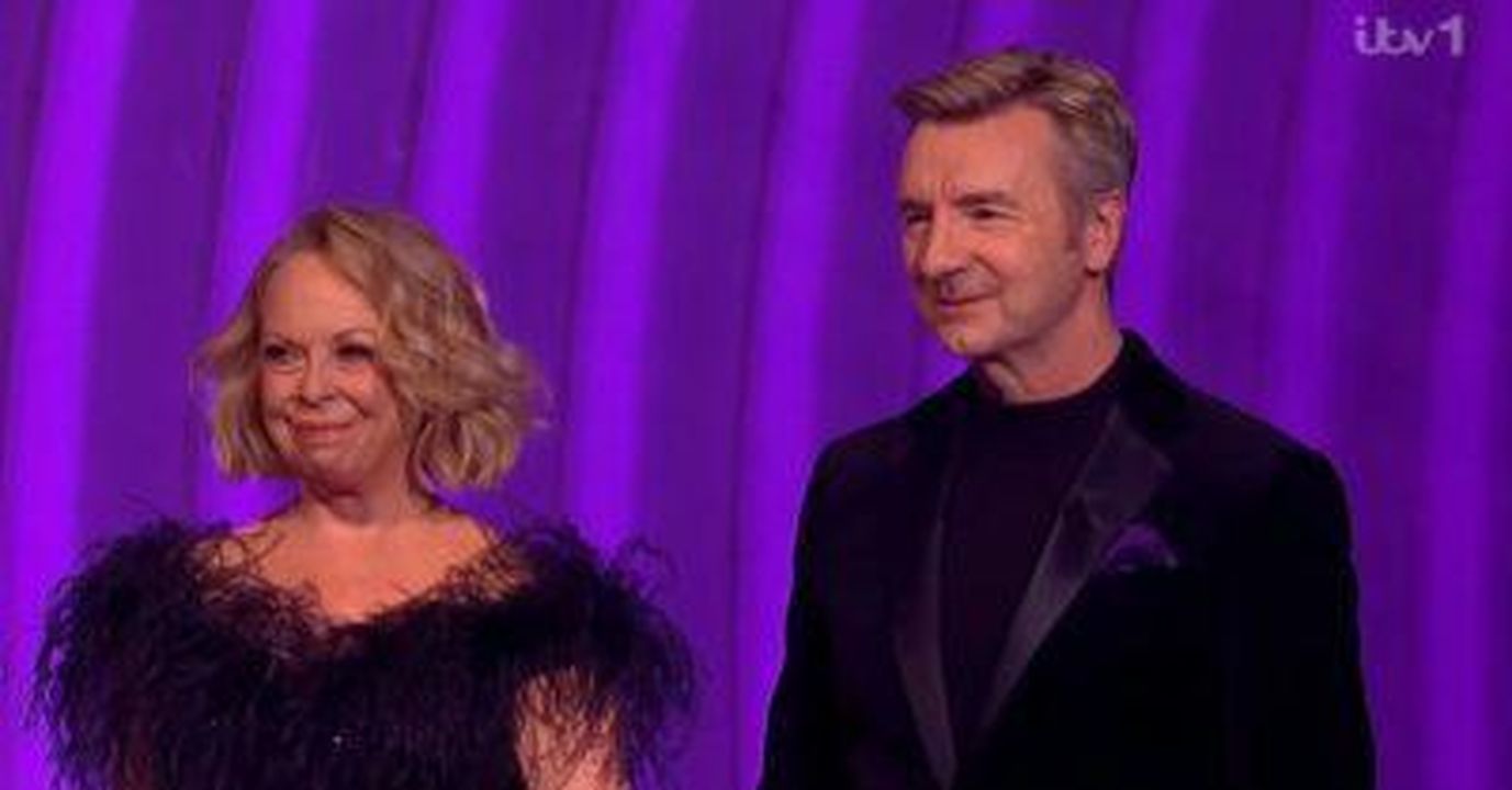 I_fan_si_sono_innamorati_del_look_di_Holly_Willoughby_vRsTZfo5hq - Confidenze24 Source: ITV - - Torvill e Dean parlano del futuro di Dancing on Ice