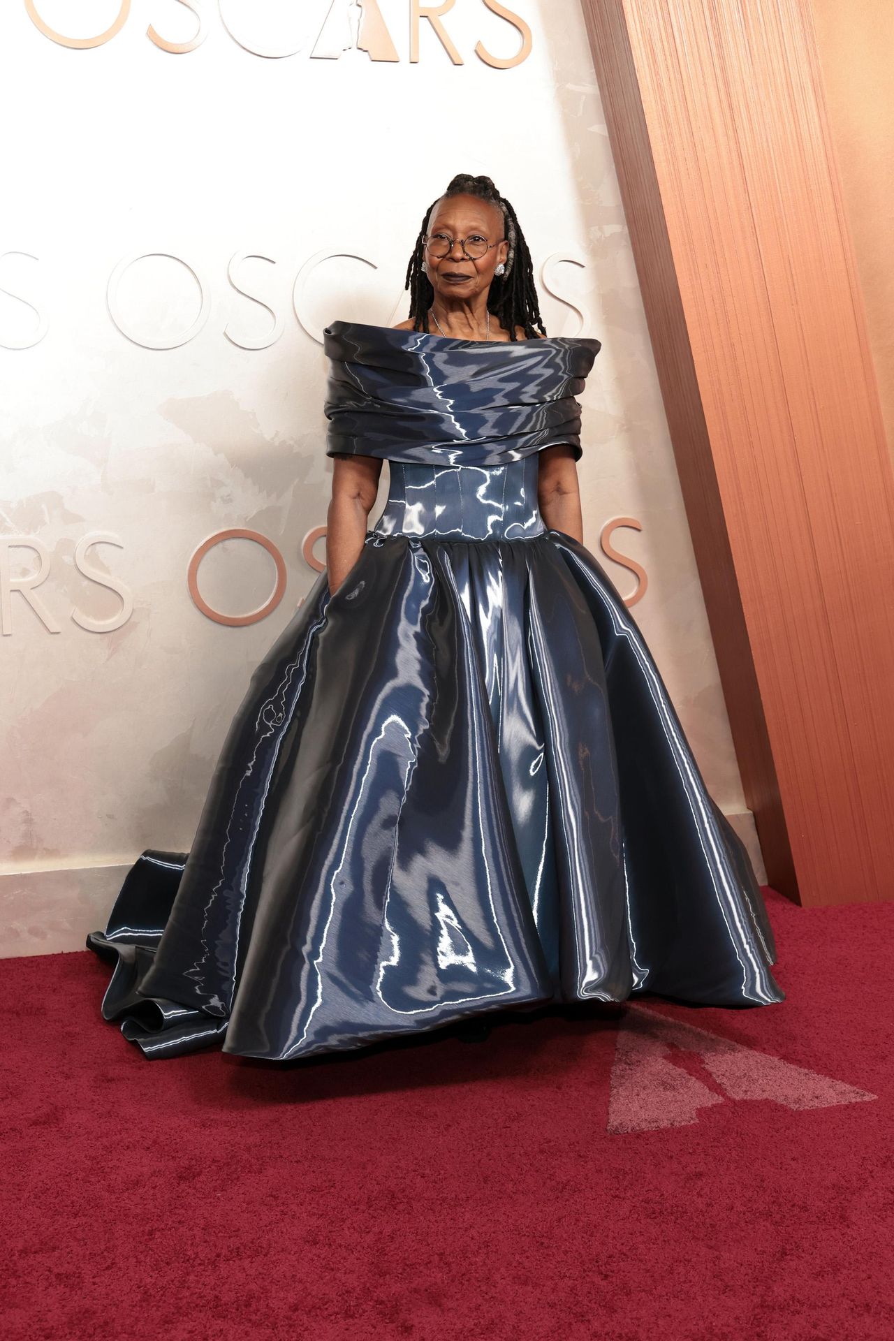 Il_Ritorno_di_Whoopi_Goldberg_agli_Oscar_wy7DfA46ZR - Confidenze24 Source: Monica Schipper/Getty Images - - Whoopi Goldberg agli Oscar 2025 con la figlia