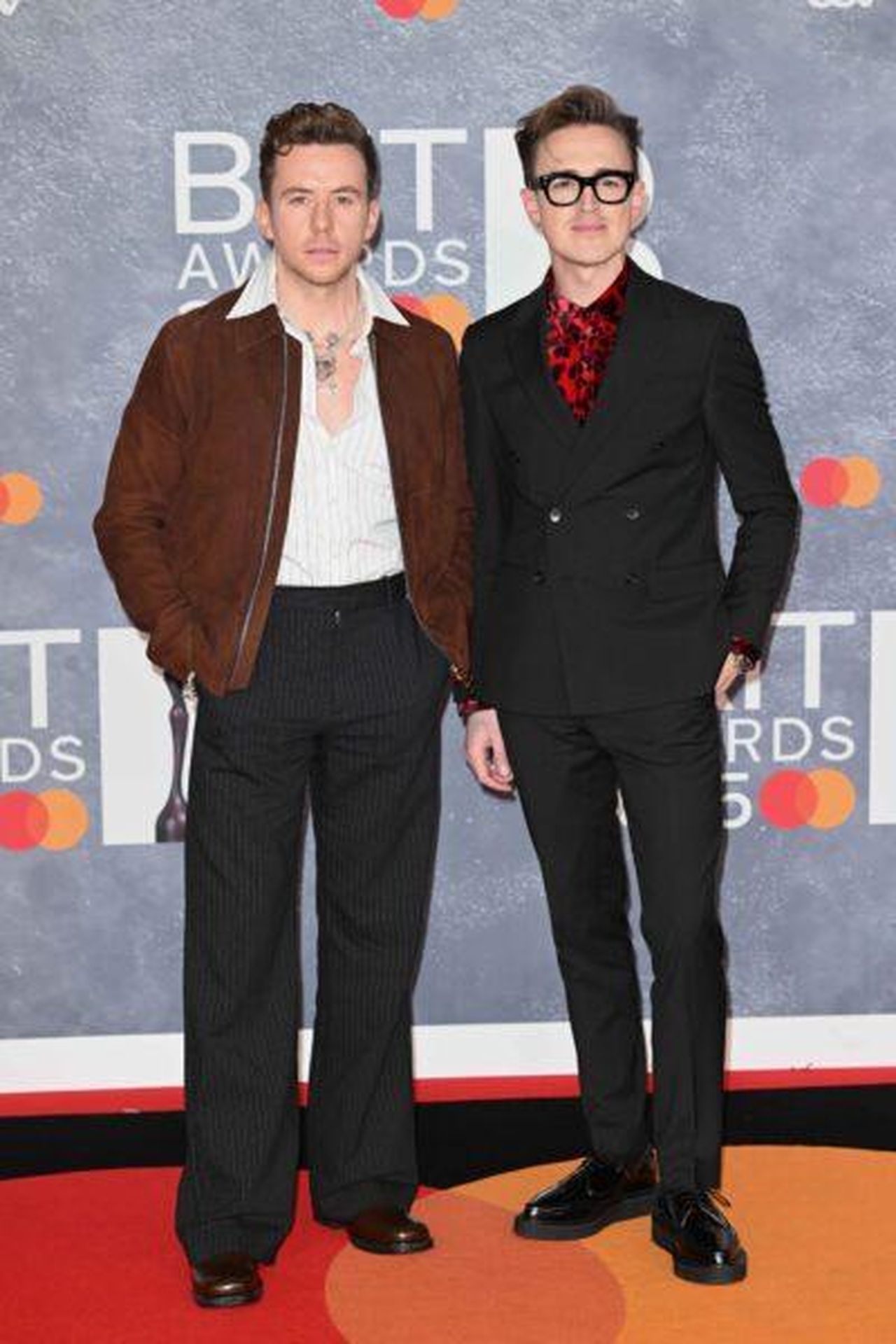 Il_bacio_ubriaco_di_Danny_Jones_e_Maura_Higgins_SC57tzAmje - Confidenze24 Source: CoverImages.com - - Danny Jones e Tom Fletcher ai BRITS