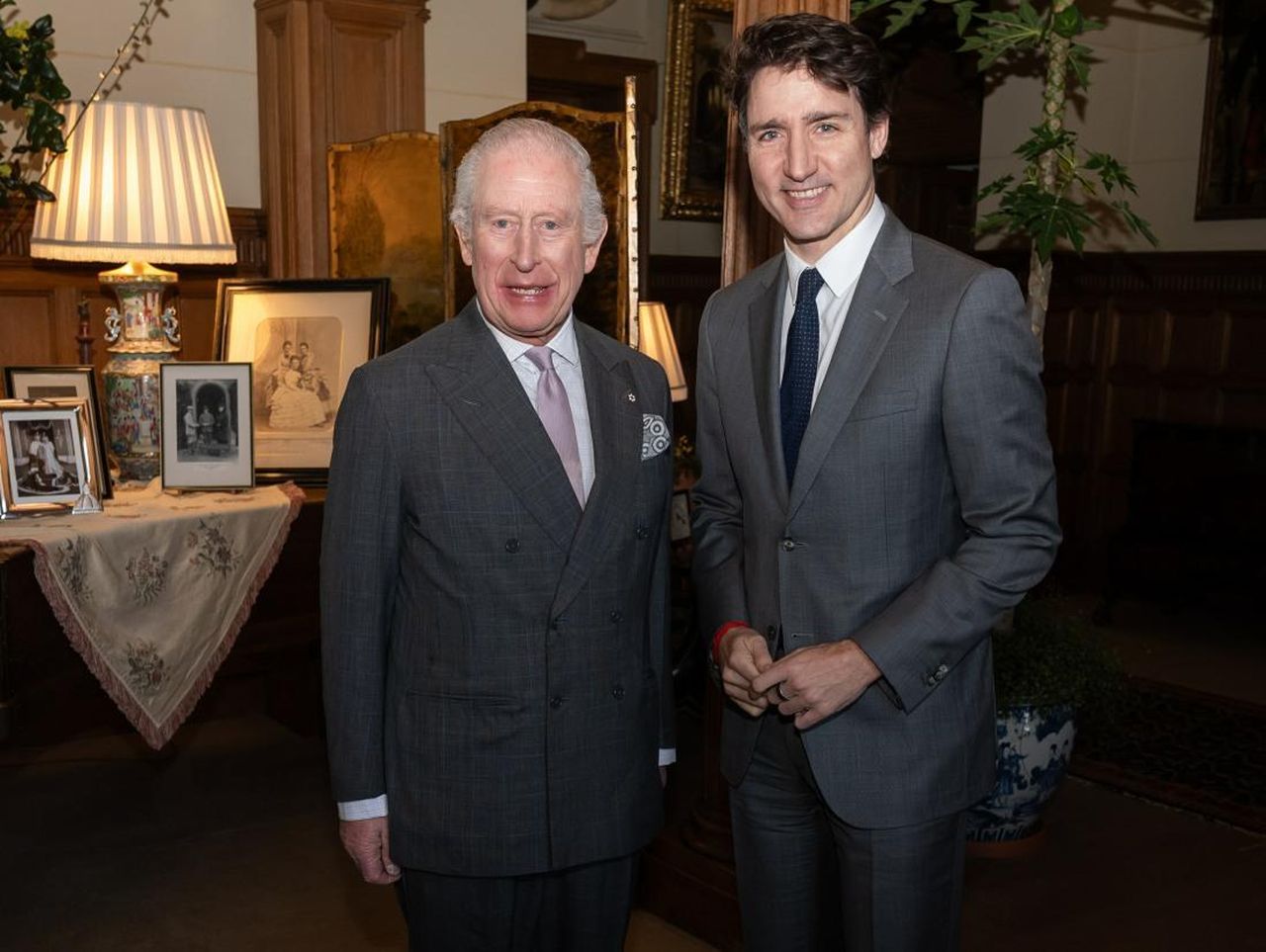 Il_contesto_dellincontro_tra_Re_Carlo_e_Trudeau_wHOoAw0L8t - Confidenze24 Il contesto dell'incontro tra Re Carlo e Trudeau Re Carlo incontra il Primo Ministro canadese Justin Trudeau
