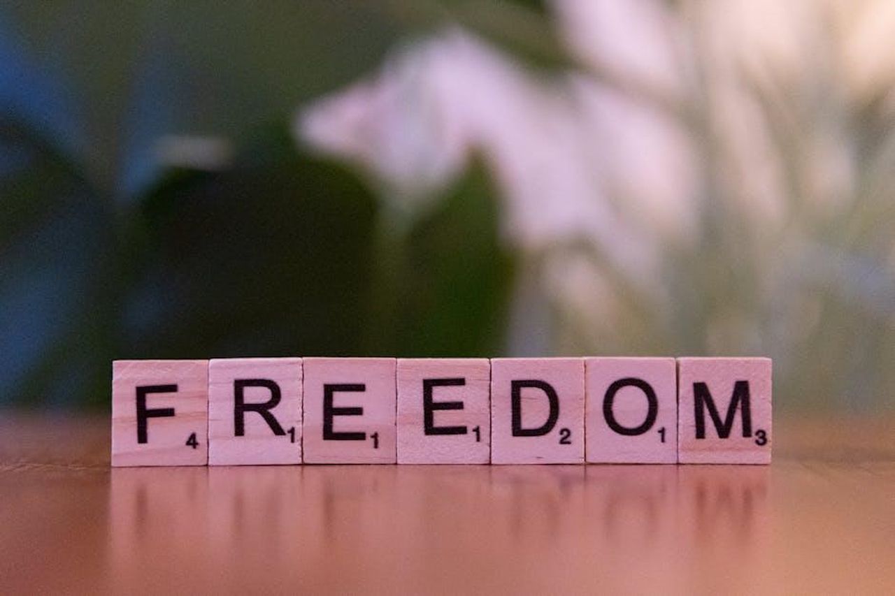 Il_discorso_di_Kieran_e_la_promessa_alla_moglie_uaMbQoxReU - Confidenze24 Source: Markus Winkler - pexels - Free stock photo of assembly, autonomy, choice