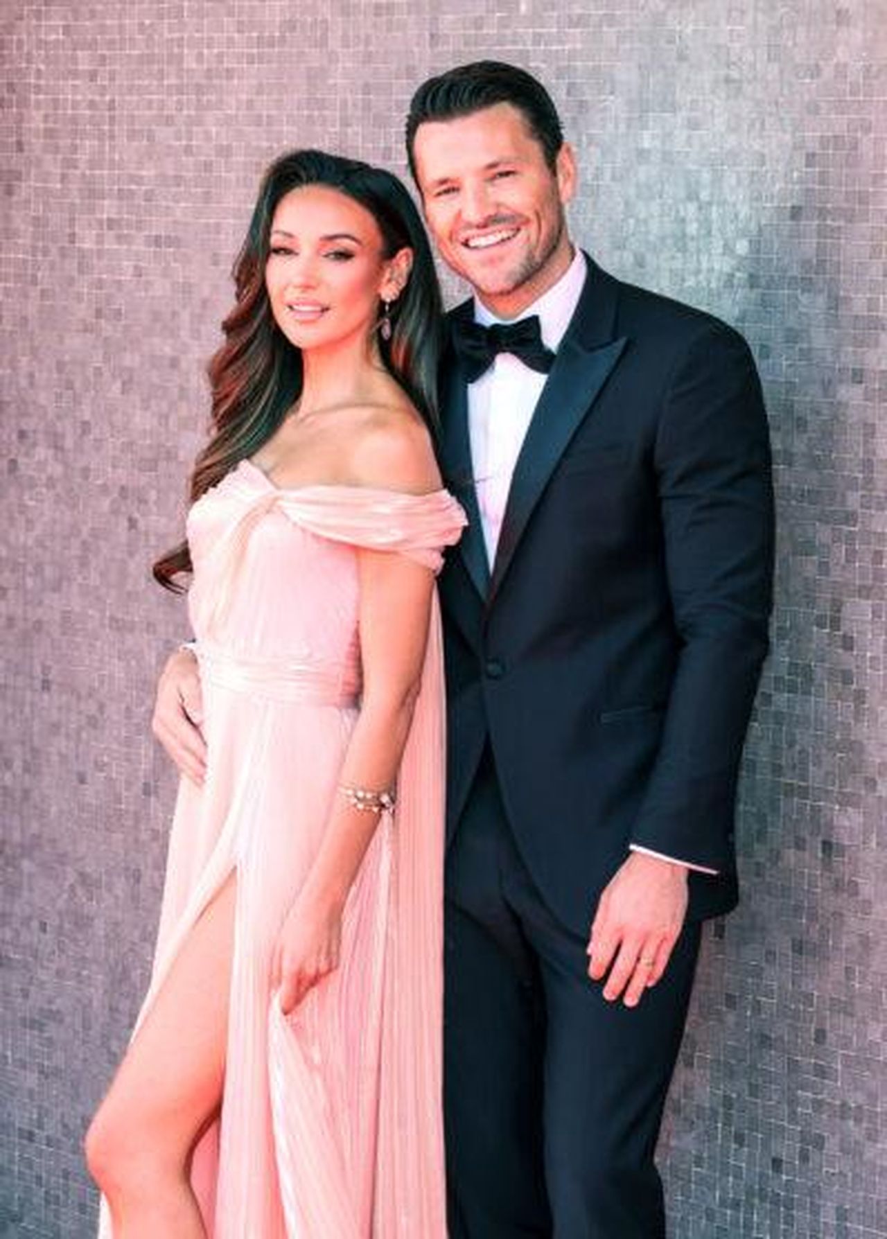 Il_furto_nella_villa_di_Michelle_Keegan_e_Mark_Wright_U28ljBnNX4 - Confidenze24 Source: Splashnews.com - - Michelle Keegan e Mark Wright sorridenti