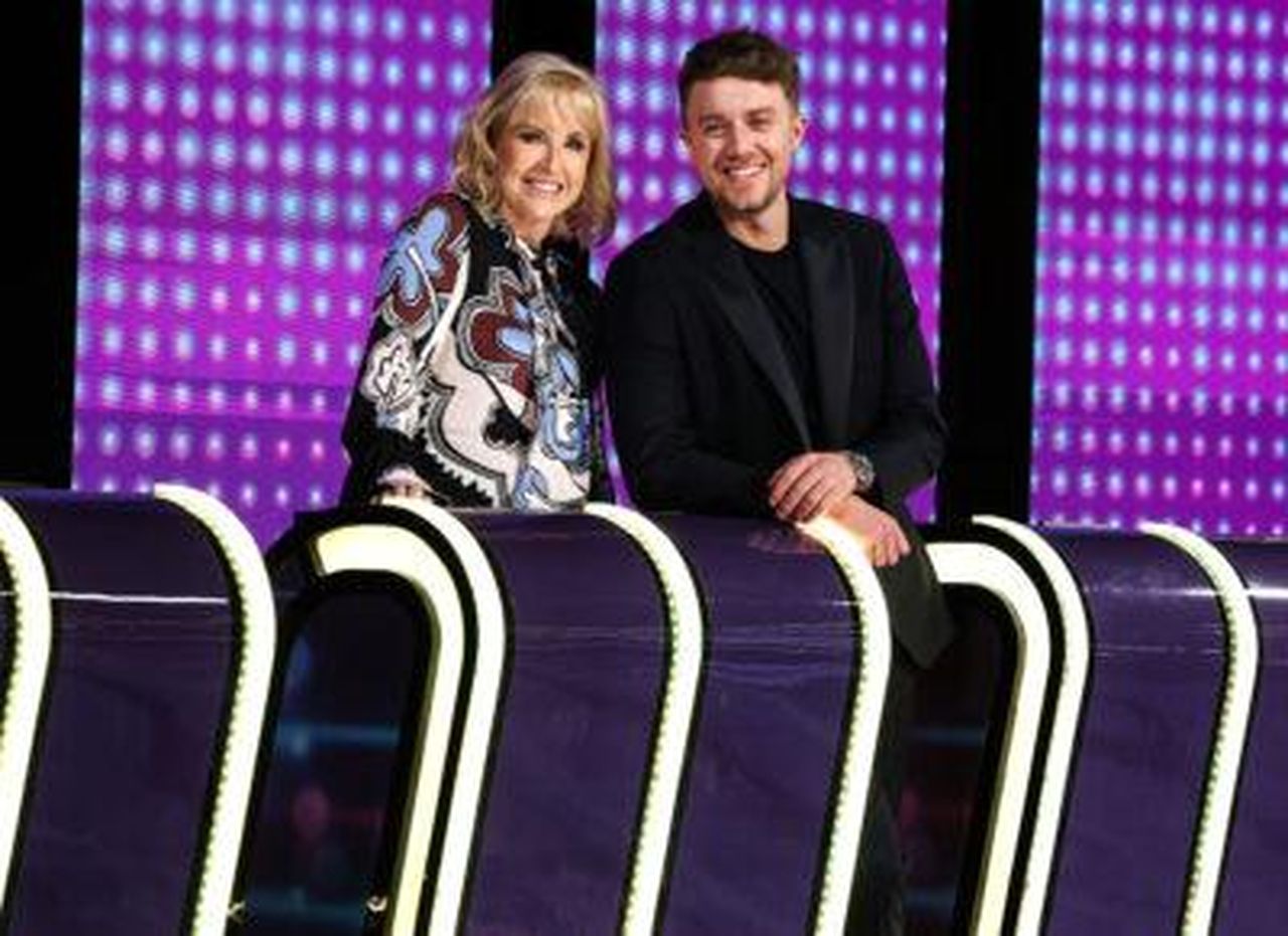 Il_legame_stretto_tra_Roman_e_Martin_1zCkiy4arM - Confidenze24 Source: BBC - - Sarah Greene e Roman Kemp in una foto generica di The Finish Line