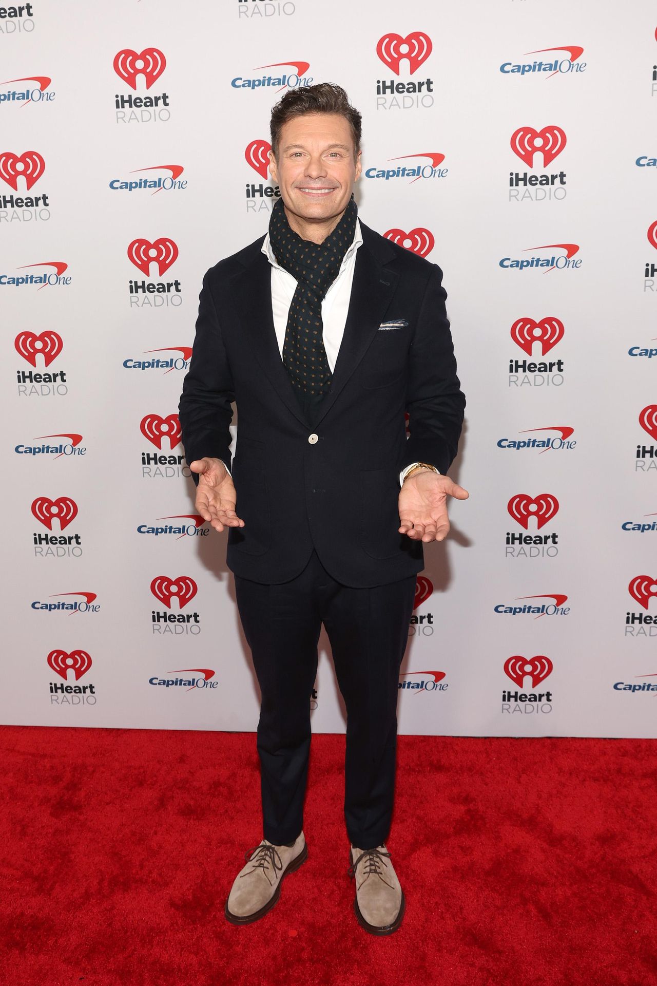 Il_momento_imbarazzante_di_Ryan_Seacrest_yAByQOuZmI - Confidenze24 Source: Jesse Grant/Getty Images for iHeartRadio - - Ryan Seacrest si sente dolorante dopo il breakdance su Wheel of Fortune