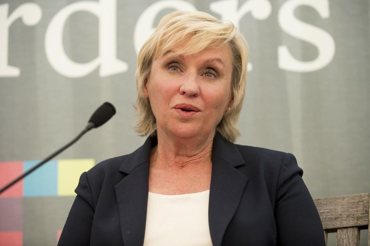 Il_problema_di_Tina_Brown_con_Meghan_9D2TDsNnJn - Confidenze24 Il problema di Tina Brown con Meghan Tina Brown durante un'intervista