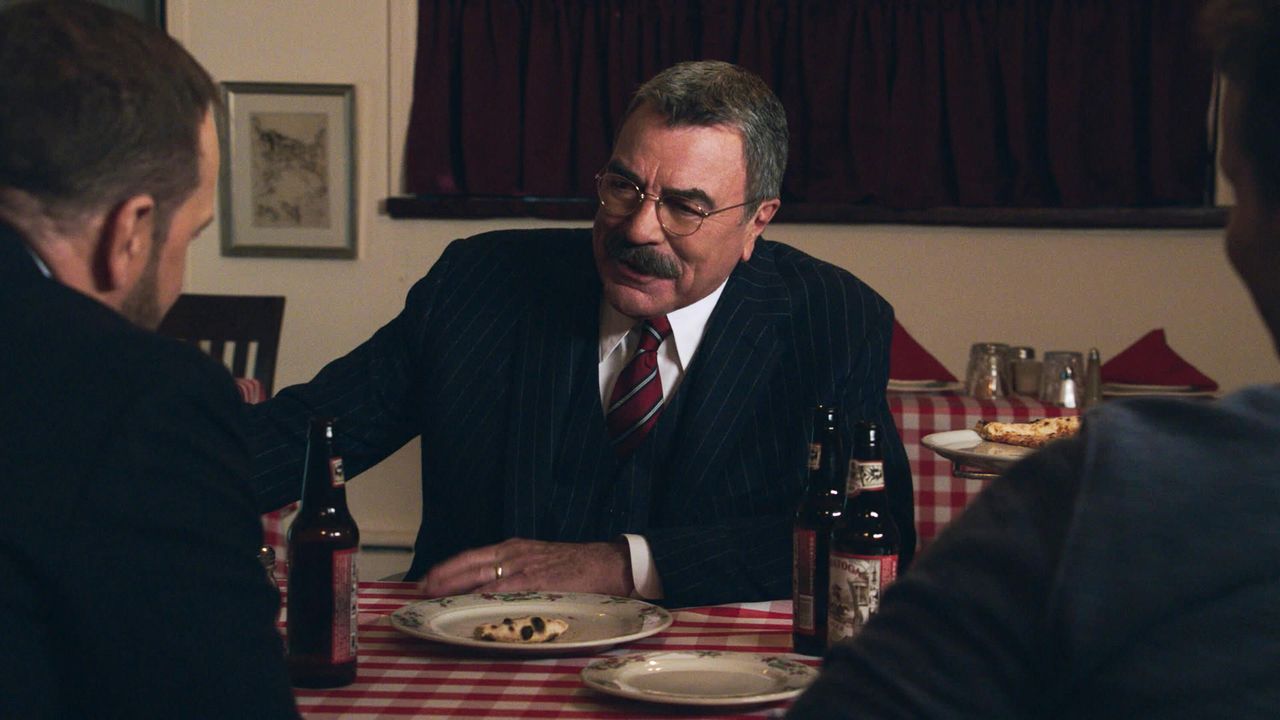 Il_prossimo_progetto_di_Tom_Selleck__rivelato_M3jyoZ8CM4 - Confidenze24 Source: CBS ©2023 CBS Broadcasting, Inc. All Rights Reserved. - - Cosa sta facendo Tom Selleck dopo Blue Bloods? Progetto successivo rivelato