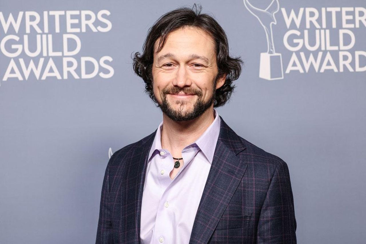 Il_punto_critico_delle_trattative_di_Hollywood_sul_AI_dodrSQIpIV - Confidenze24 Il punto critico delle trattative di Hollywood sul AI Joseph Gordon-Levitt durante un evento