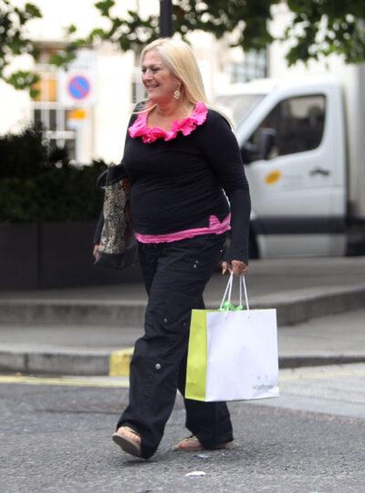Il_rimpianto_di_Vanessa_Feltz_sulla_perdita_di_peso_a7bryB2N7W - Confidenze24 Il ‘rimpianto’ di Vanessa Feltz sulla perdita di peso Vanessa Feltz sorridente