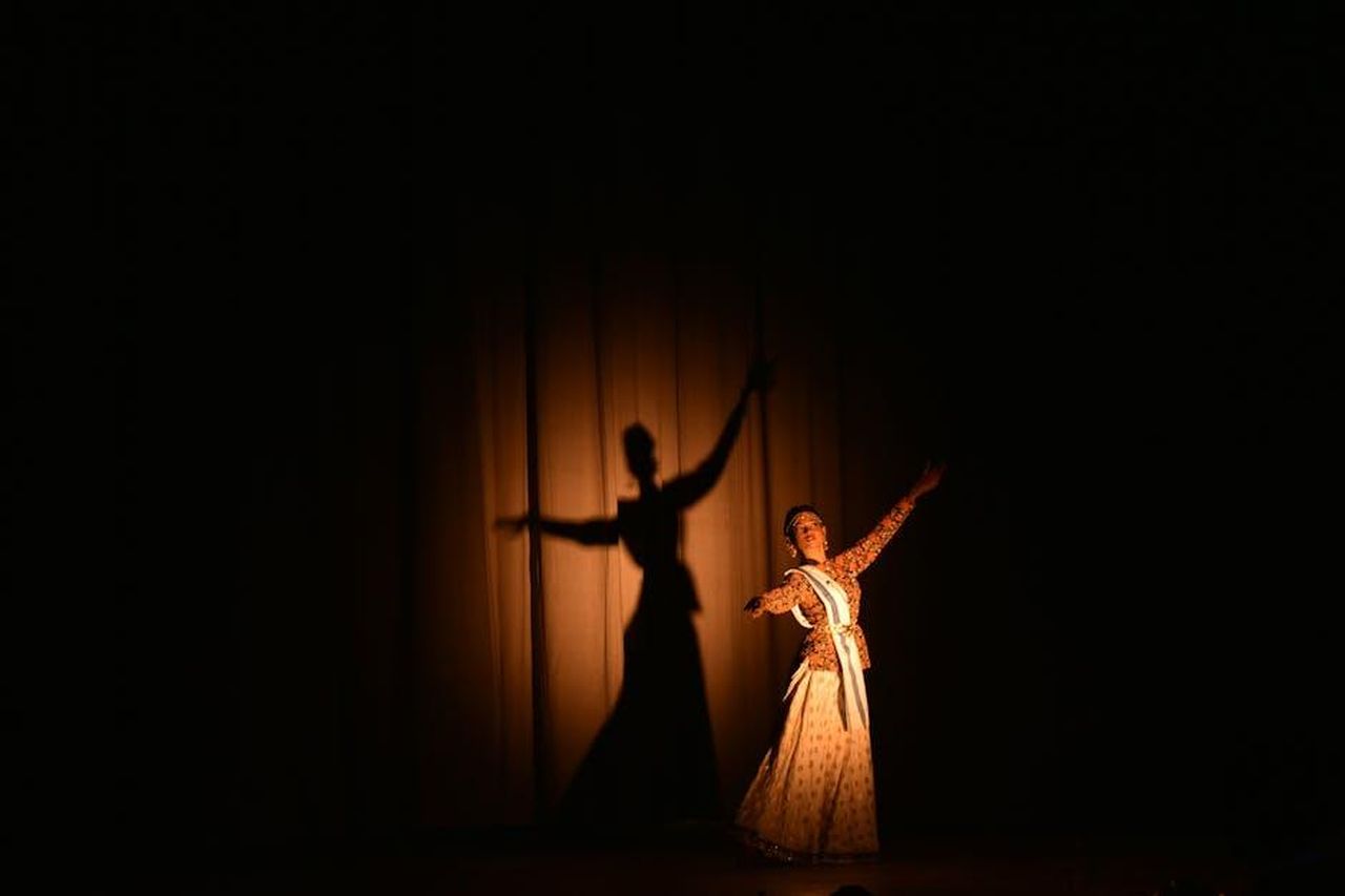 Il_ritorno_di_Furness_alla_recitazione_5sexNpoJYn - Confidenze24 Source: Abhyuday Majhi - pexels - The Spotlight